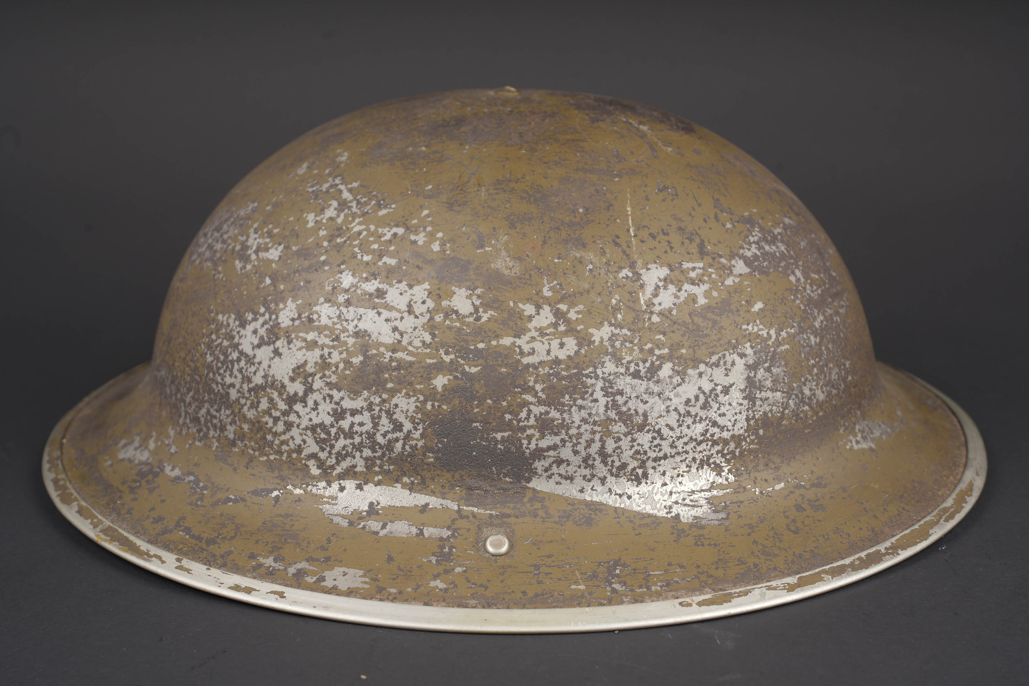 Casque canadien. Canadian helmet. — photo 3
