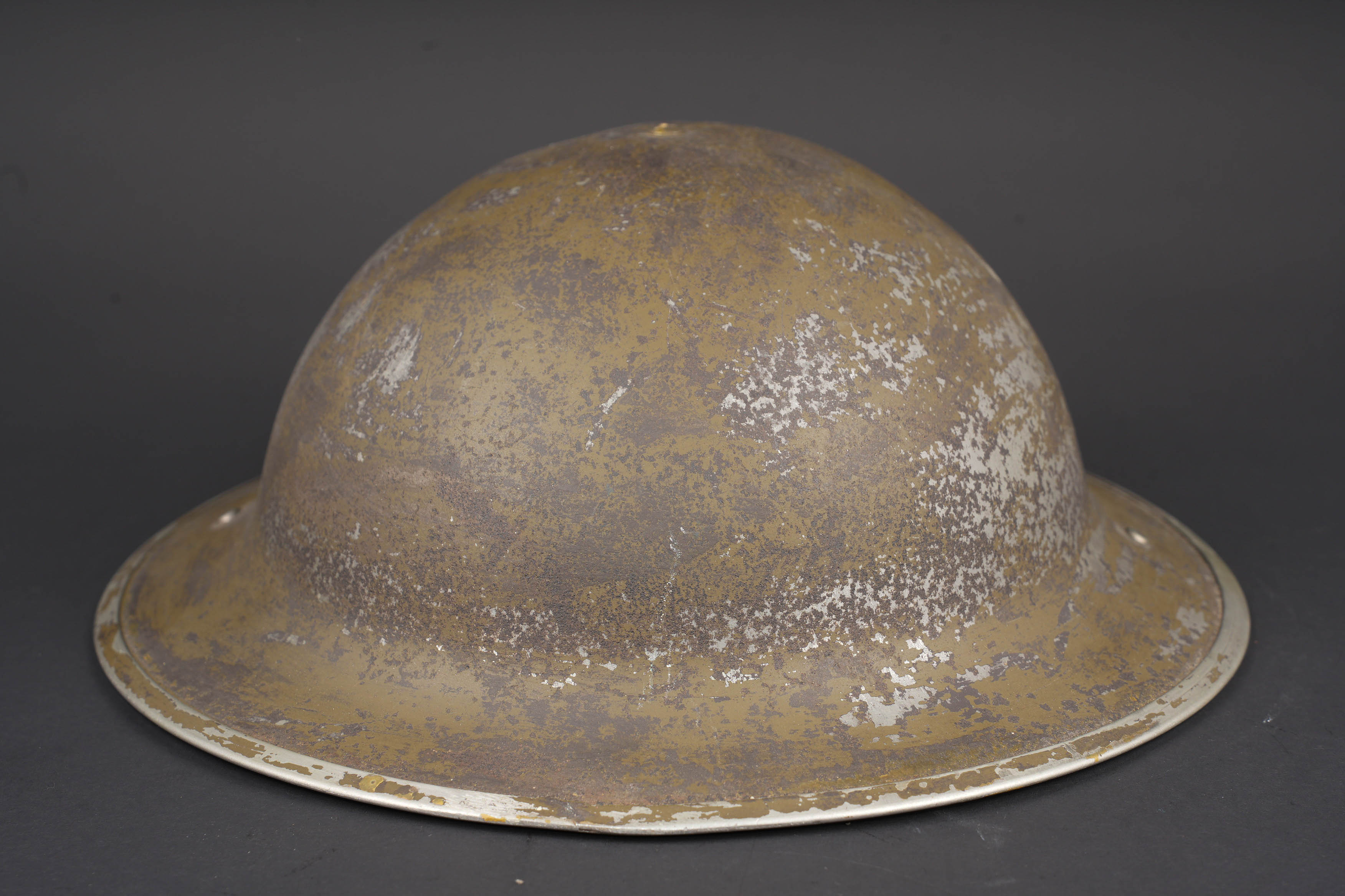 Casque canadien. Canadian helmet. — photo 4