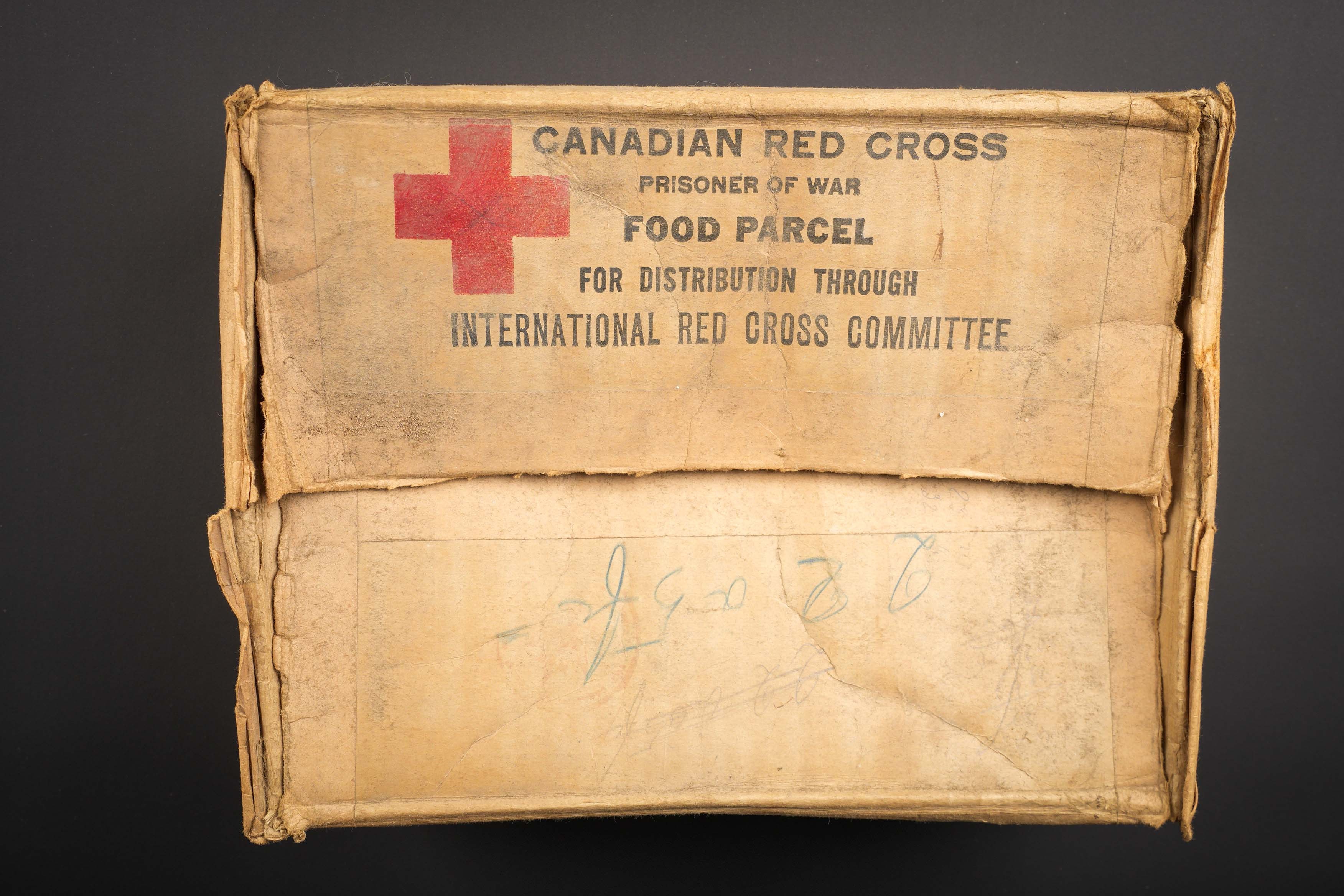 Carton Canadian Red Cross. Canadian Red Cross cardboard box — photo 1