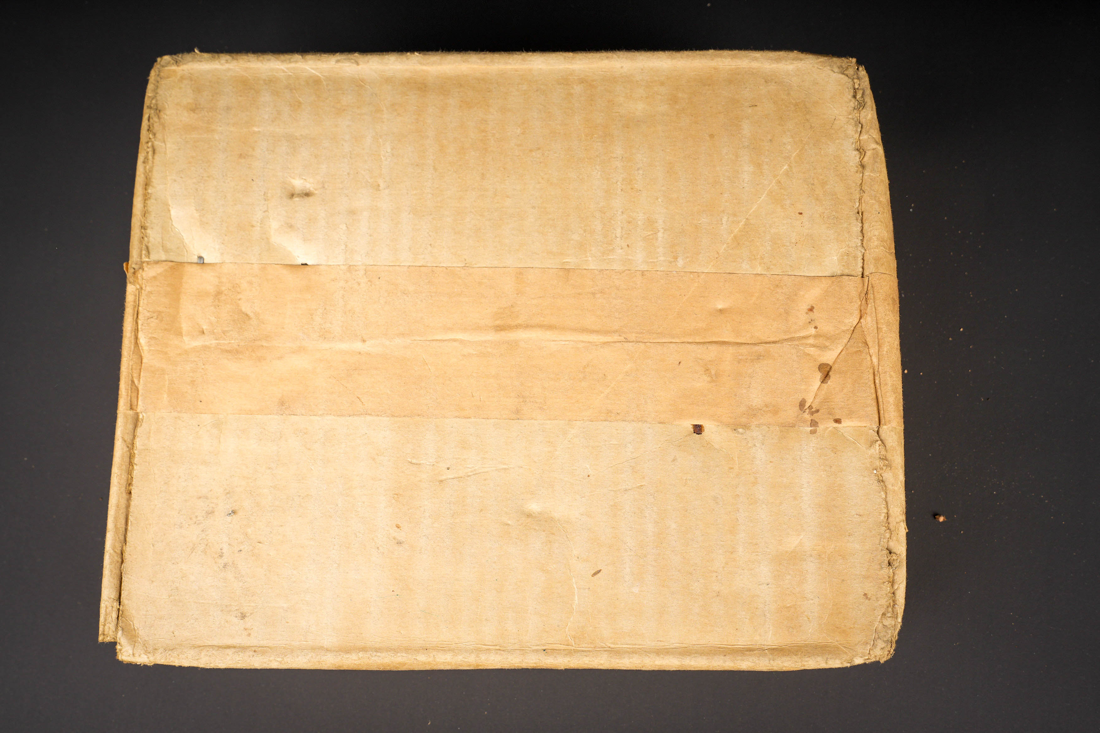 Carton Canadian Red Cross. Canadian Red Cross cardboard box — photo 9