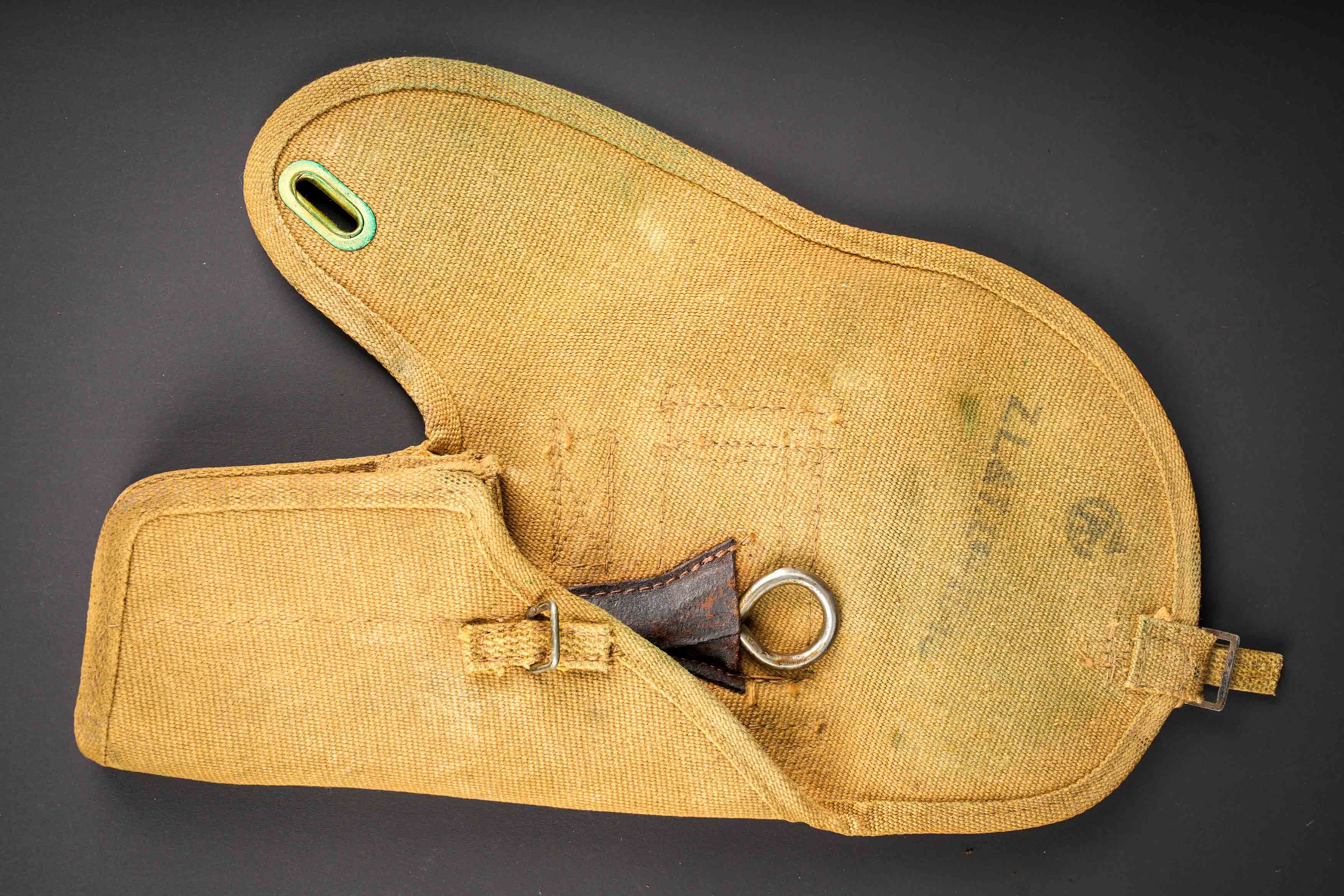 Holster de pistolet GP 35 canadien. Canadian GP 35 holster. — photo 3
