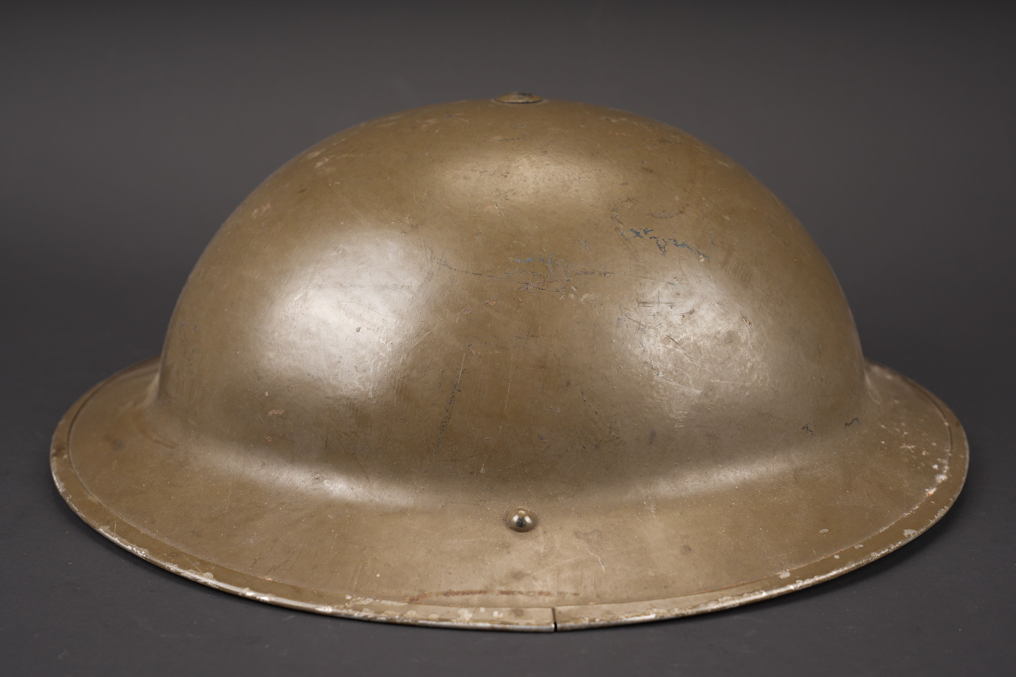 Casque canadien. Canadian helmet. — photo 3