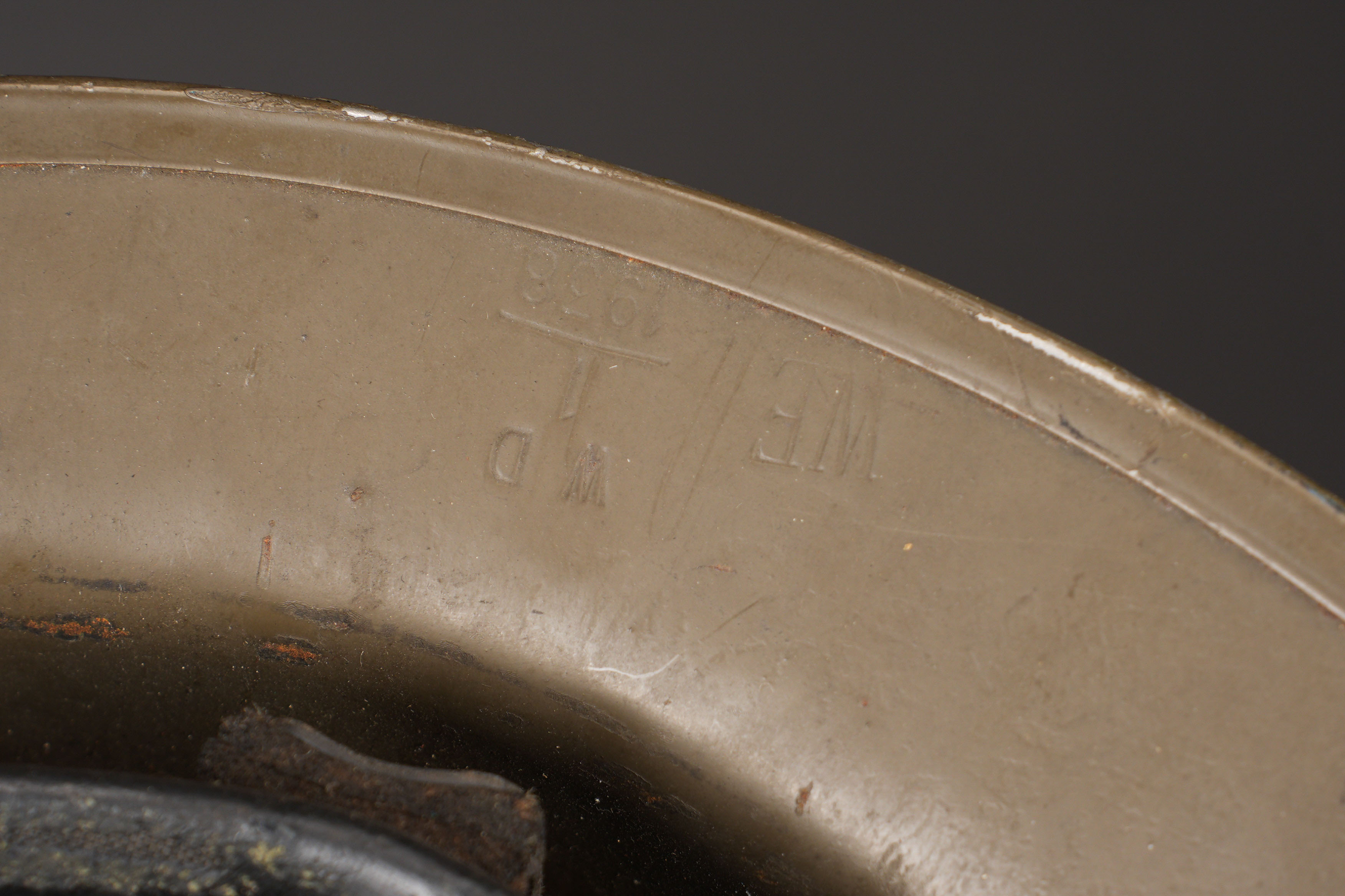 Casque canadien. Canadian helmet. — photo 8