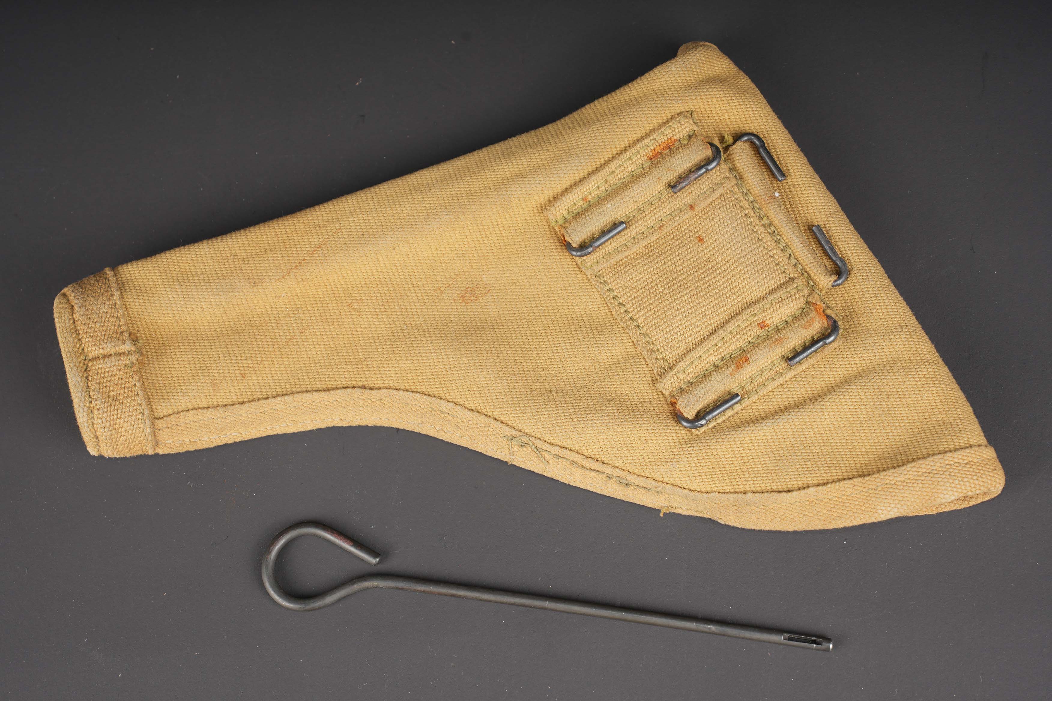 Holster de pistolet canadien. Canadian pistol holster. — photo 2