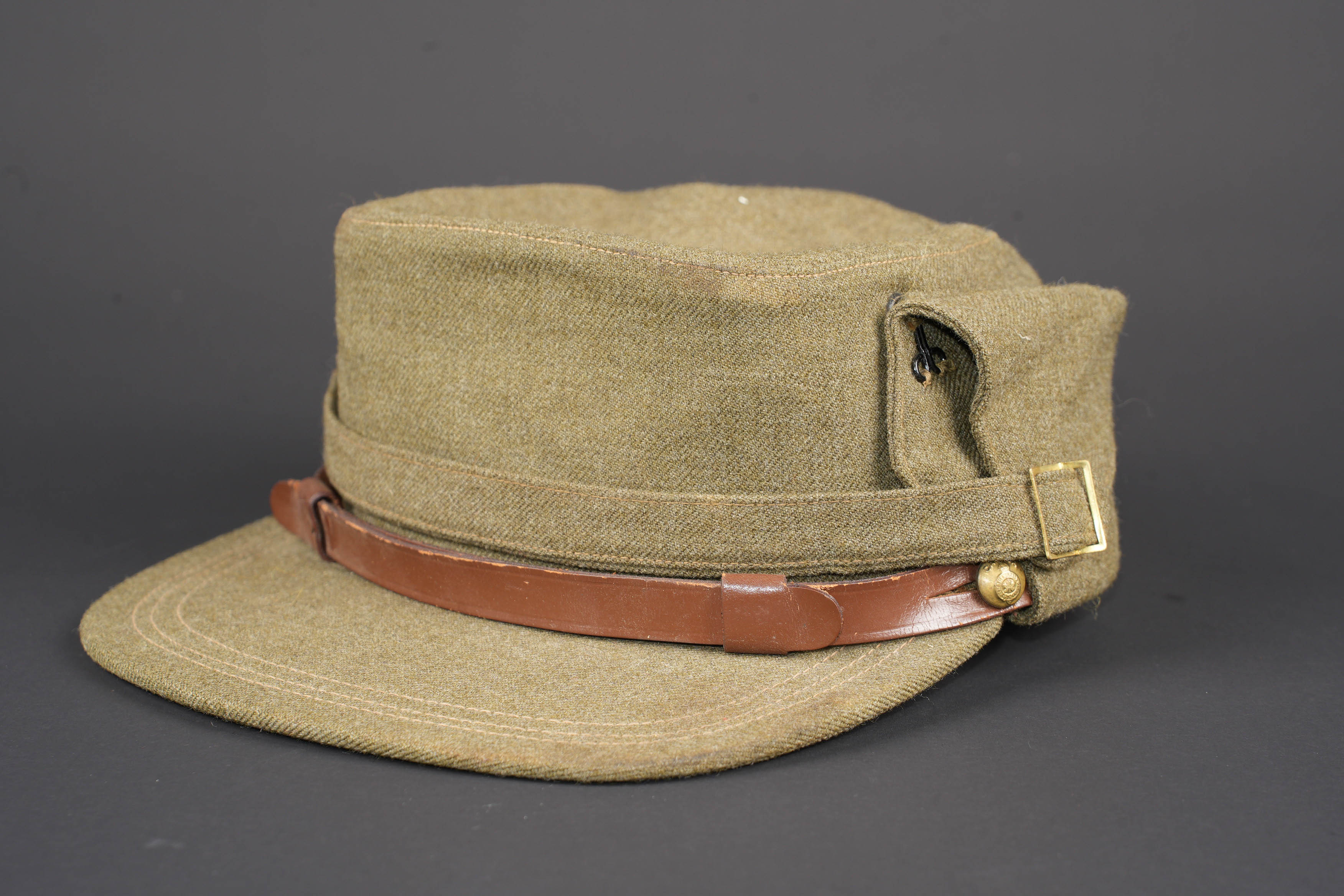 Casquette d'auxiliaire féminin canadien. Canadian women’s auxiliary cap. — photo 1