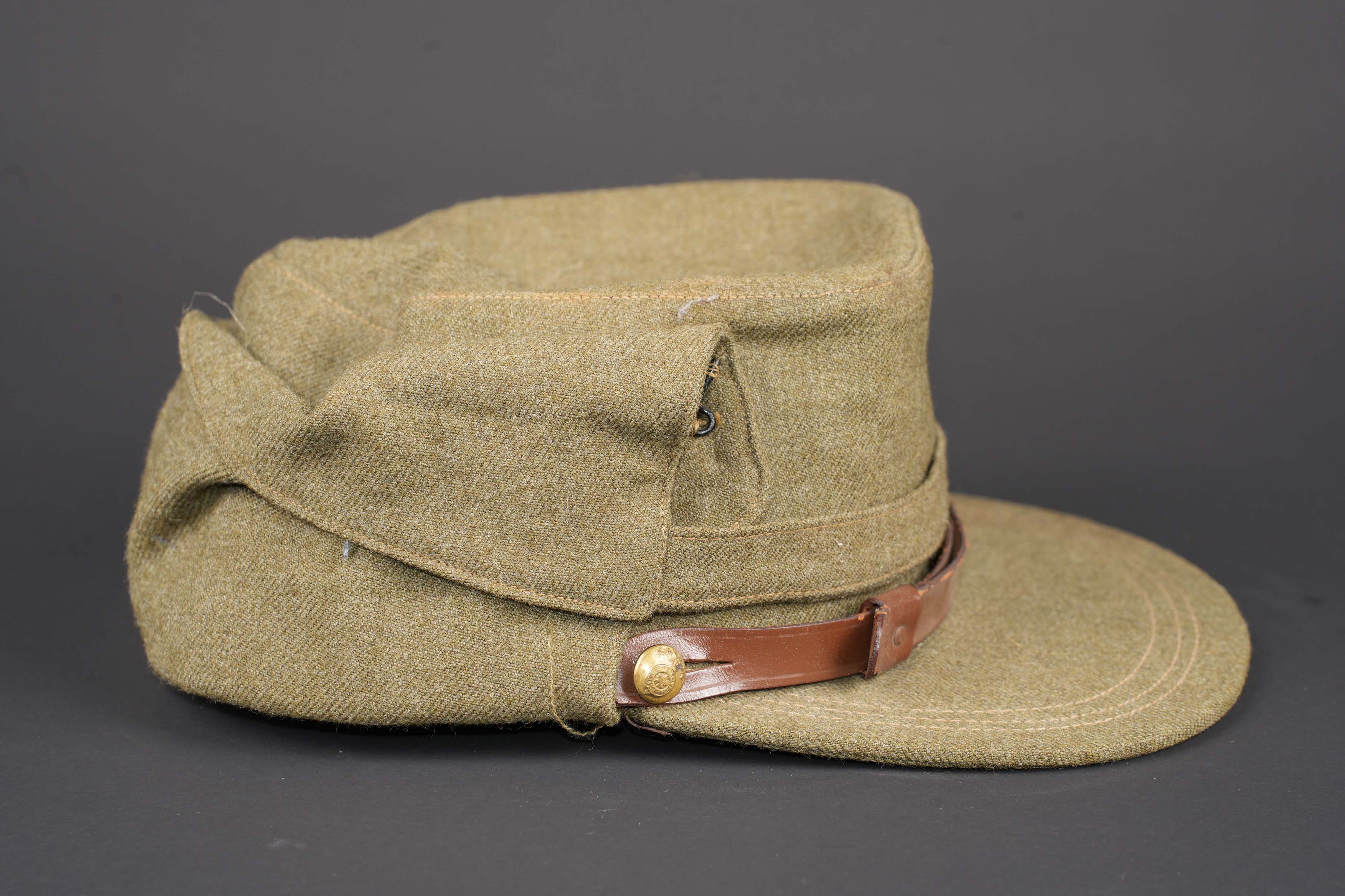 Casquette d'auxiliaire féminin canadien. Canadian women’s auxiliary cap. — photo 3