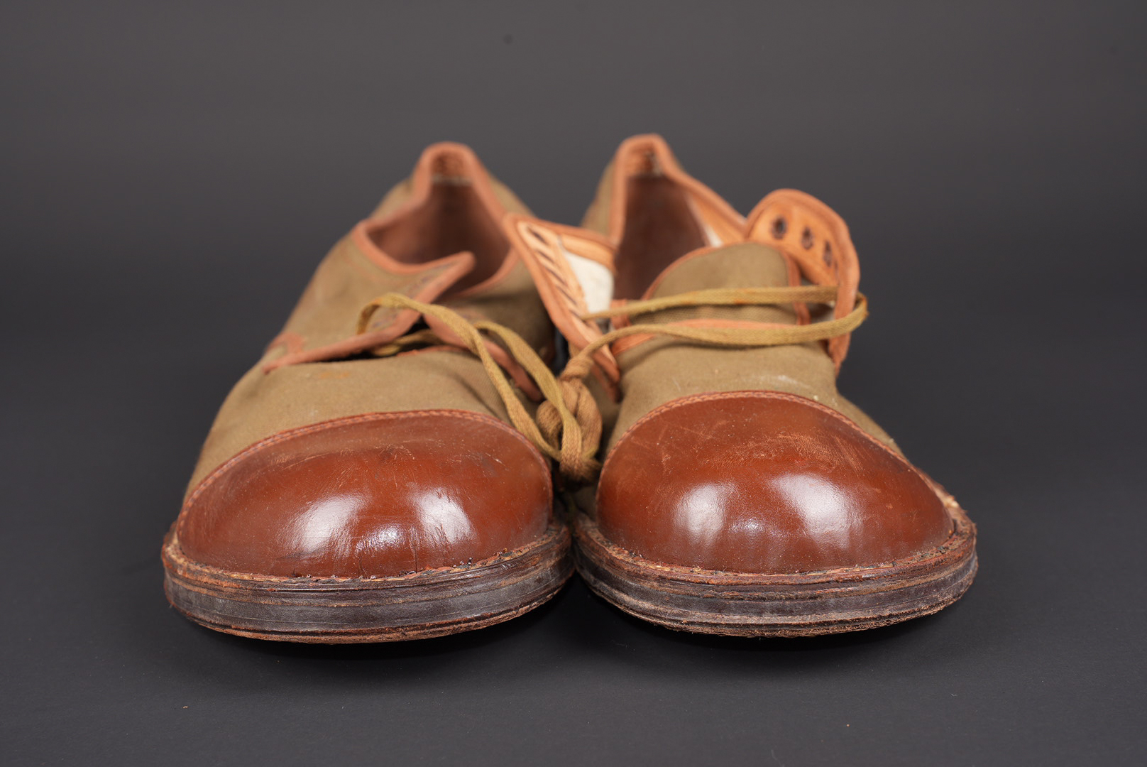 Chaussure tropicale canadienne.  Canadian tropical shoes. — photo 3