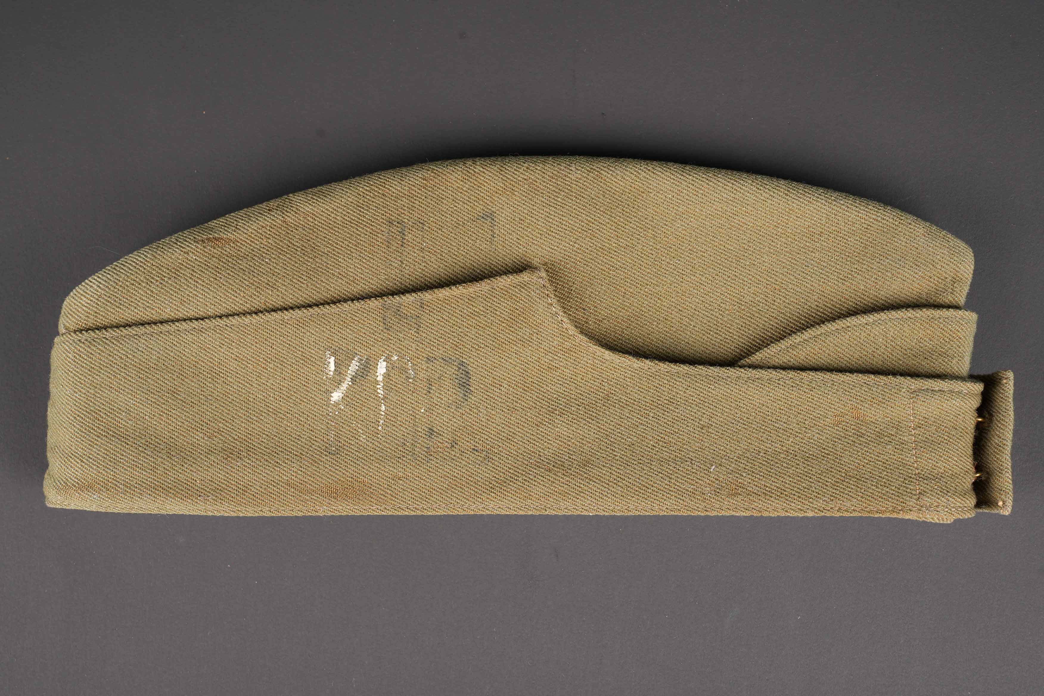 Calot canadien. Canadian garrison cap. — photo 2