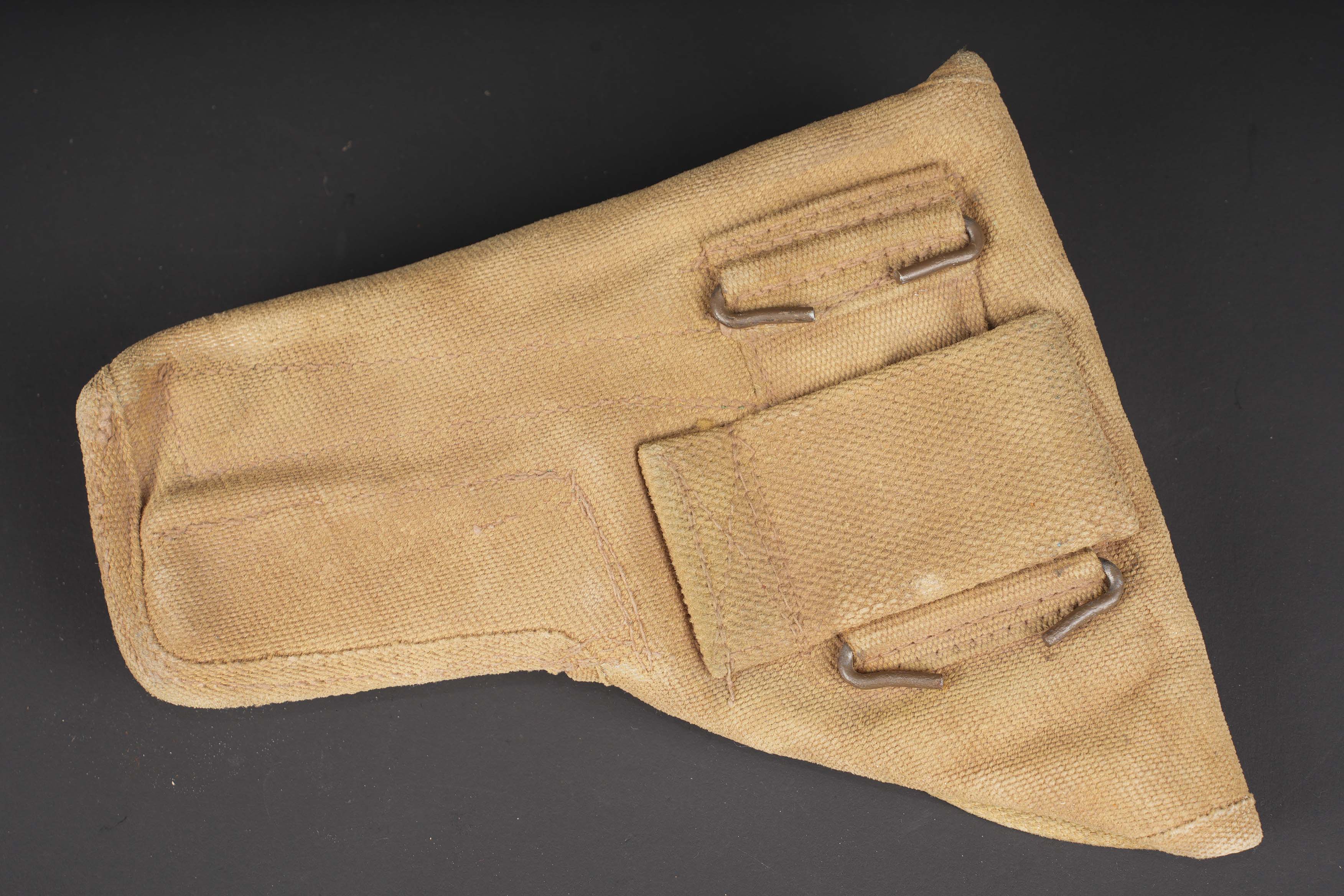 Holster de pistolet GP 35 canadien. Canadian GP 35 holster. — photo 2