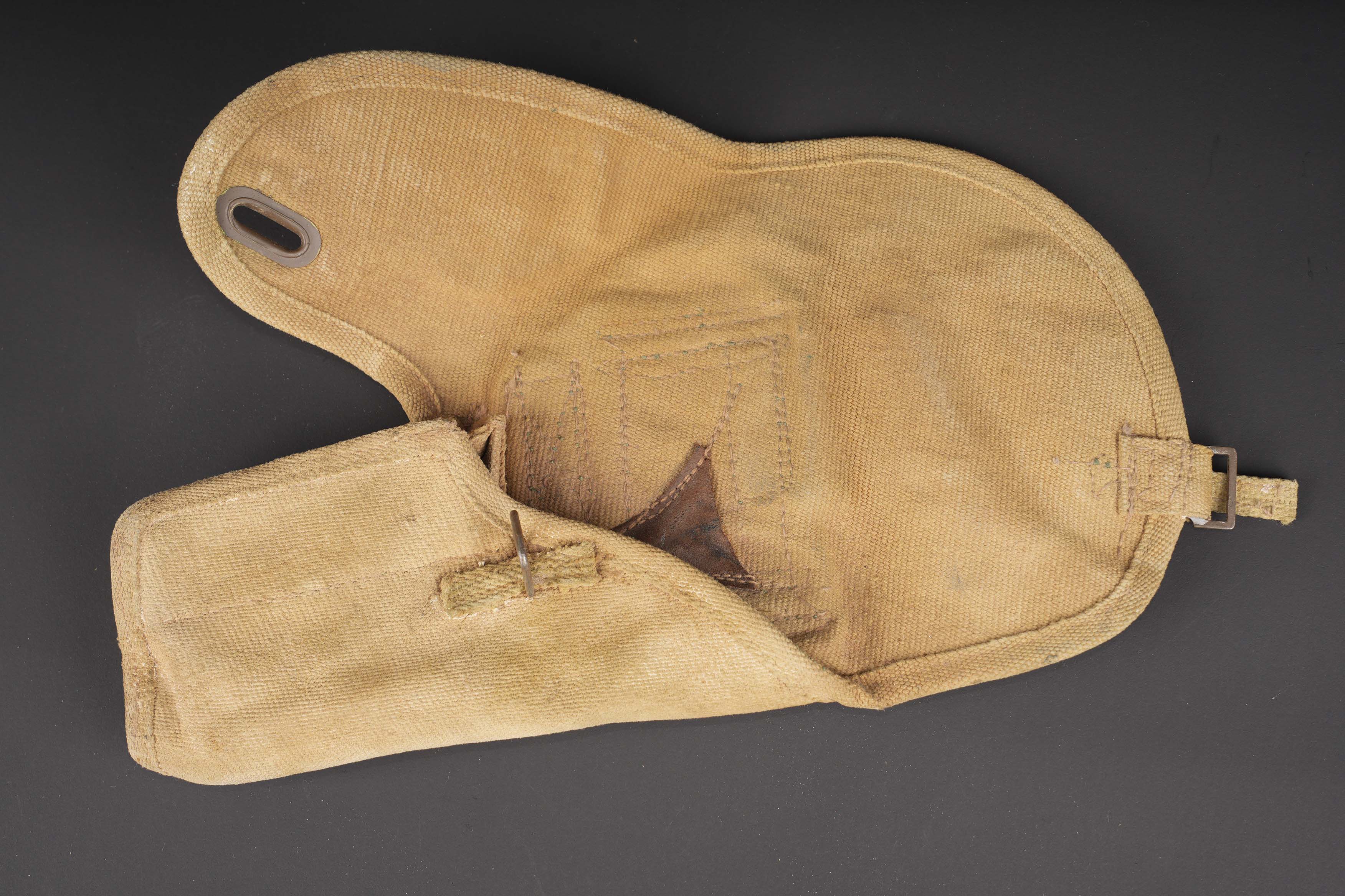 Holster de pistolet GP 35 canadien. Canadian GP 35 holster. — photo 3