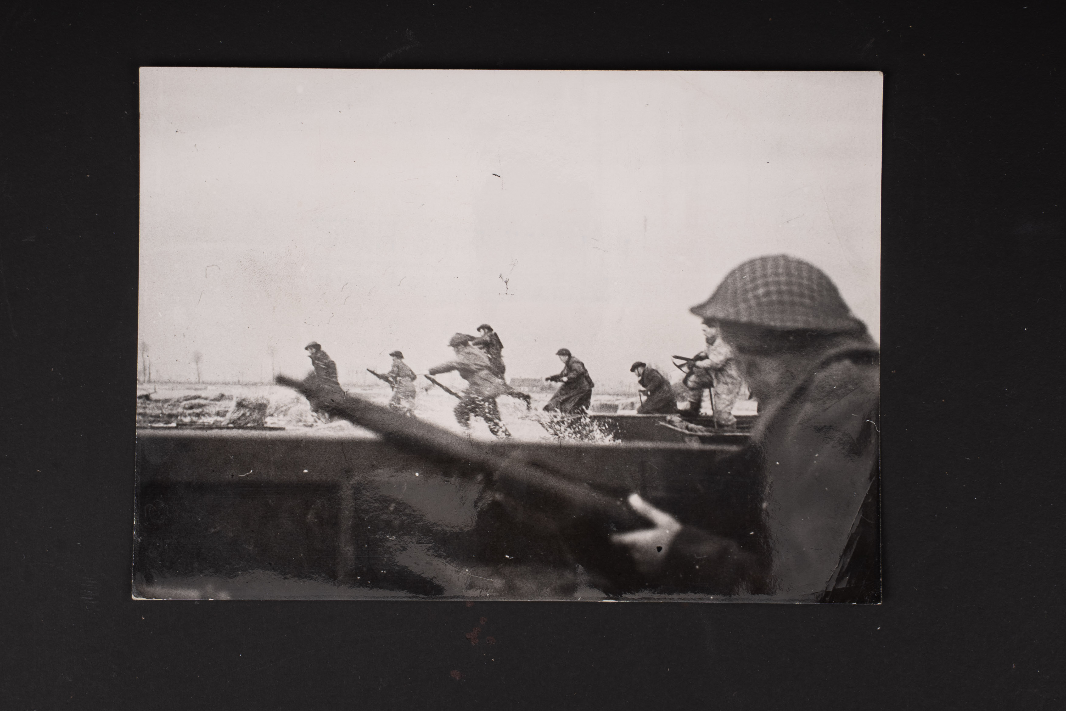 Photo sur le Front de Dunkerque. Dunkirk Front photograph. — photo 1