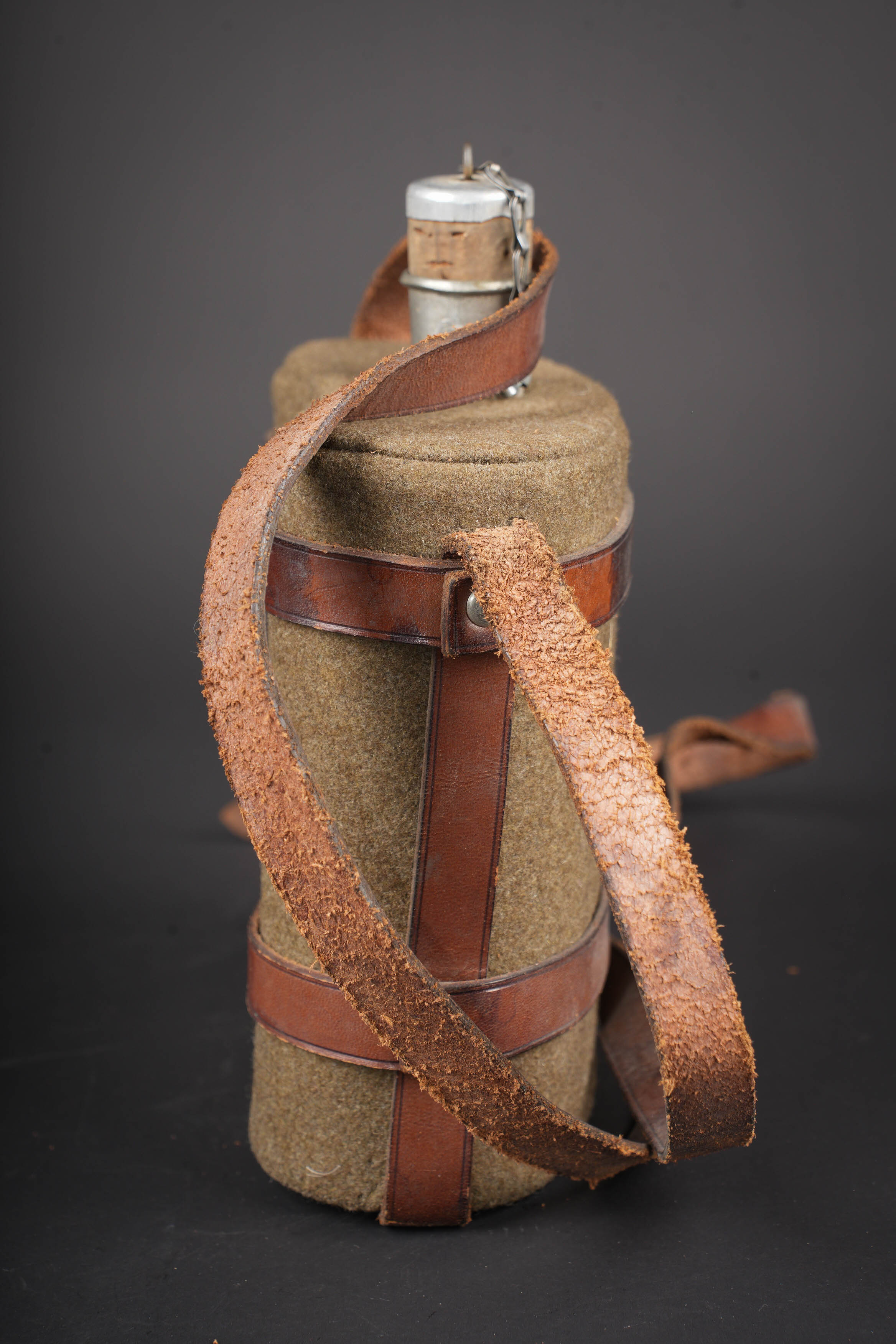 Gourde britannique WWI. British WWI canteen. — photo 5