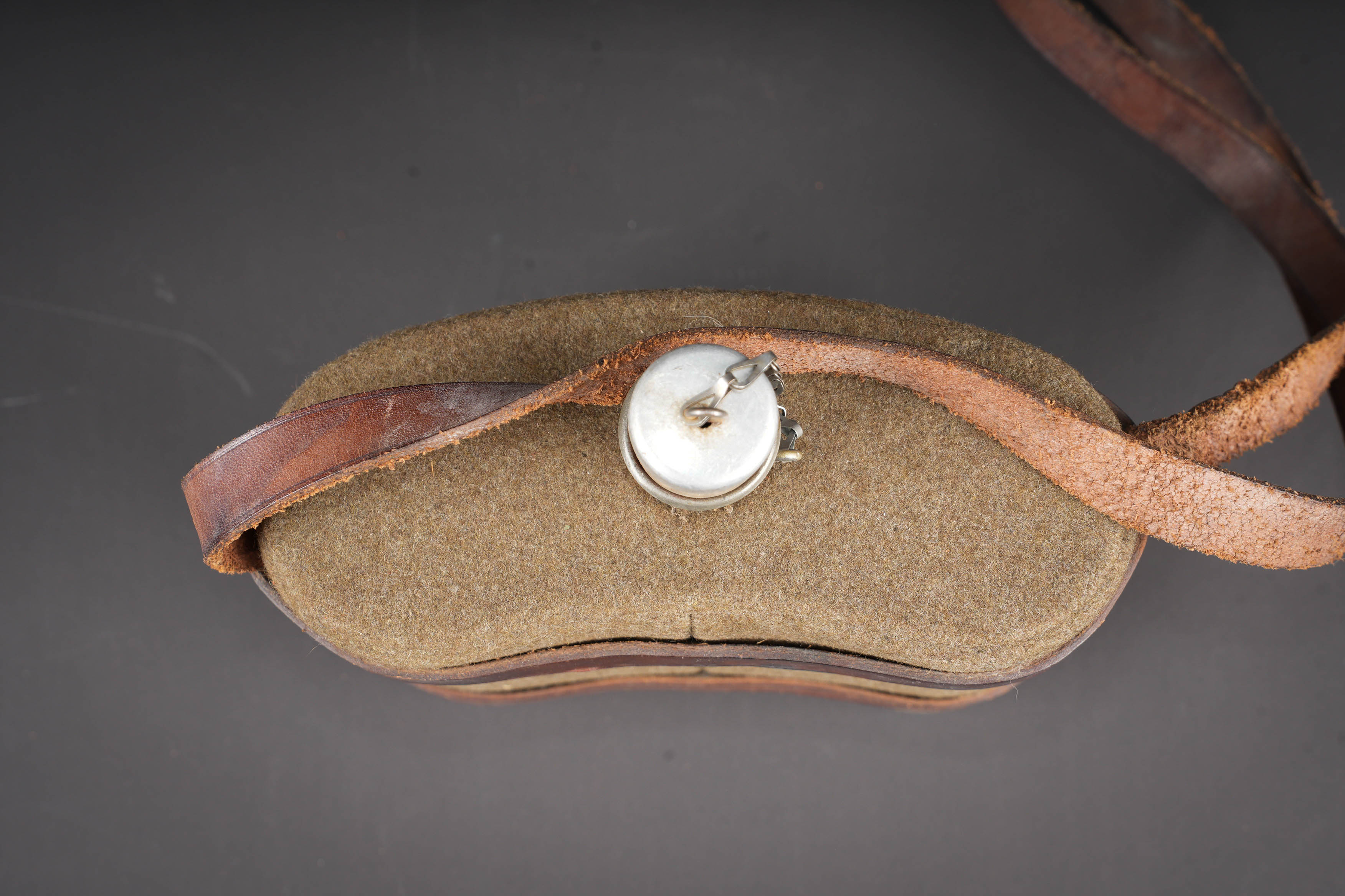 Gourde britannique WWI. British WWI canteen. — photo 6