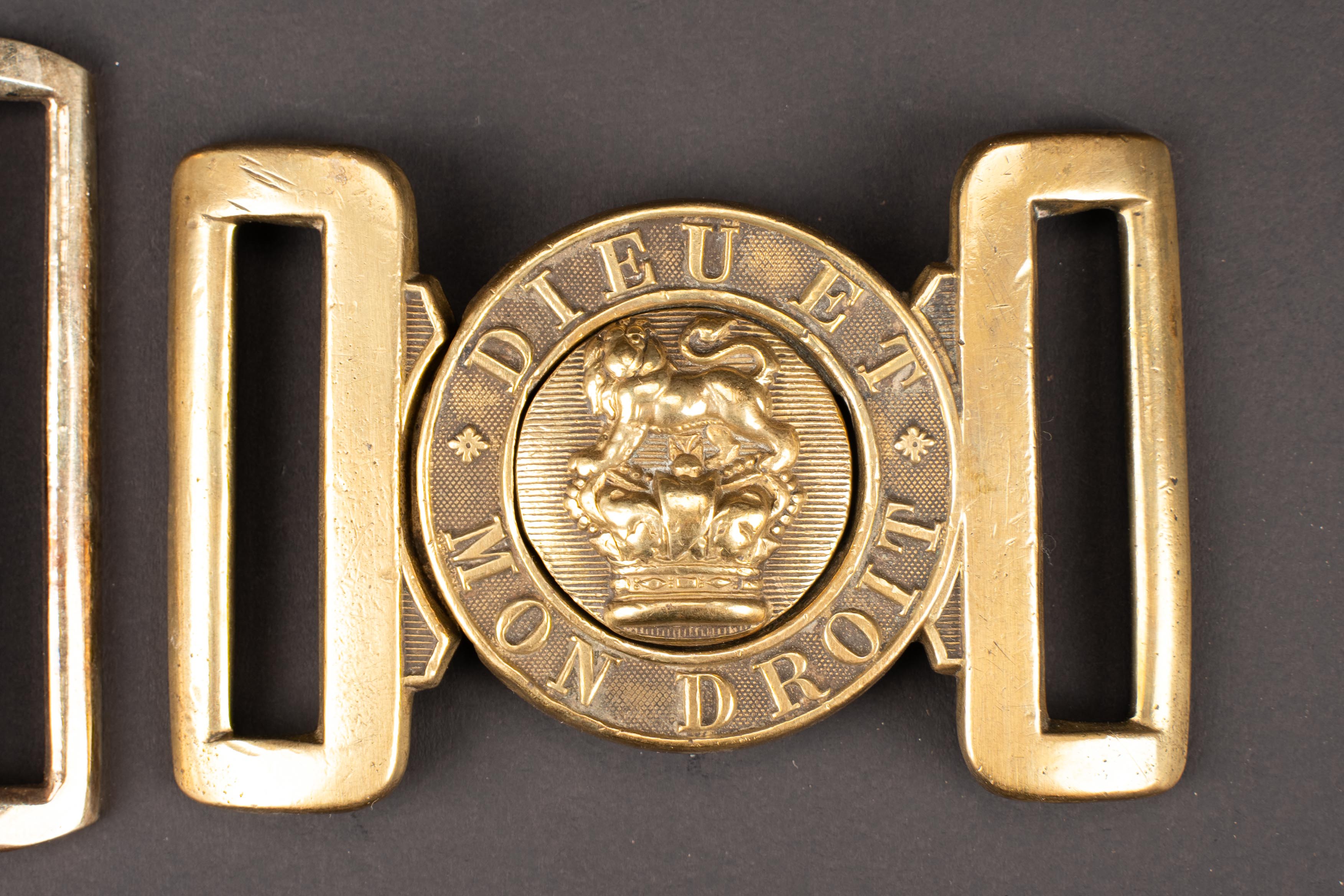 Boucles de ceinturon britannique. British belt buckles. — photo 2
