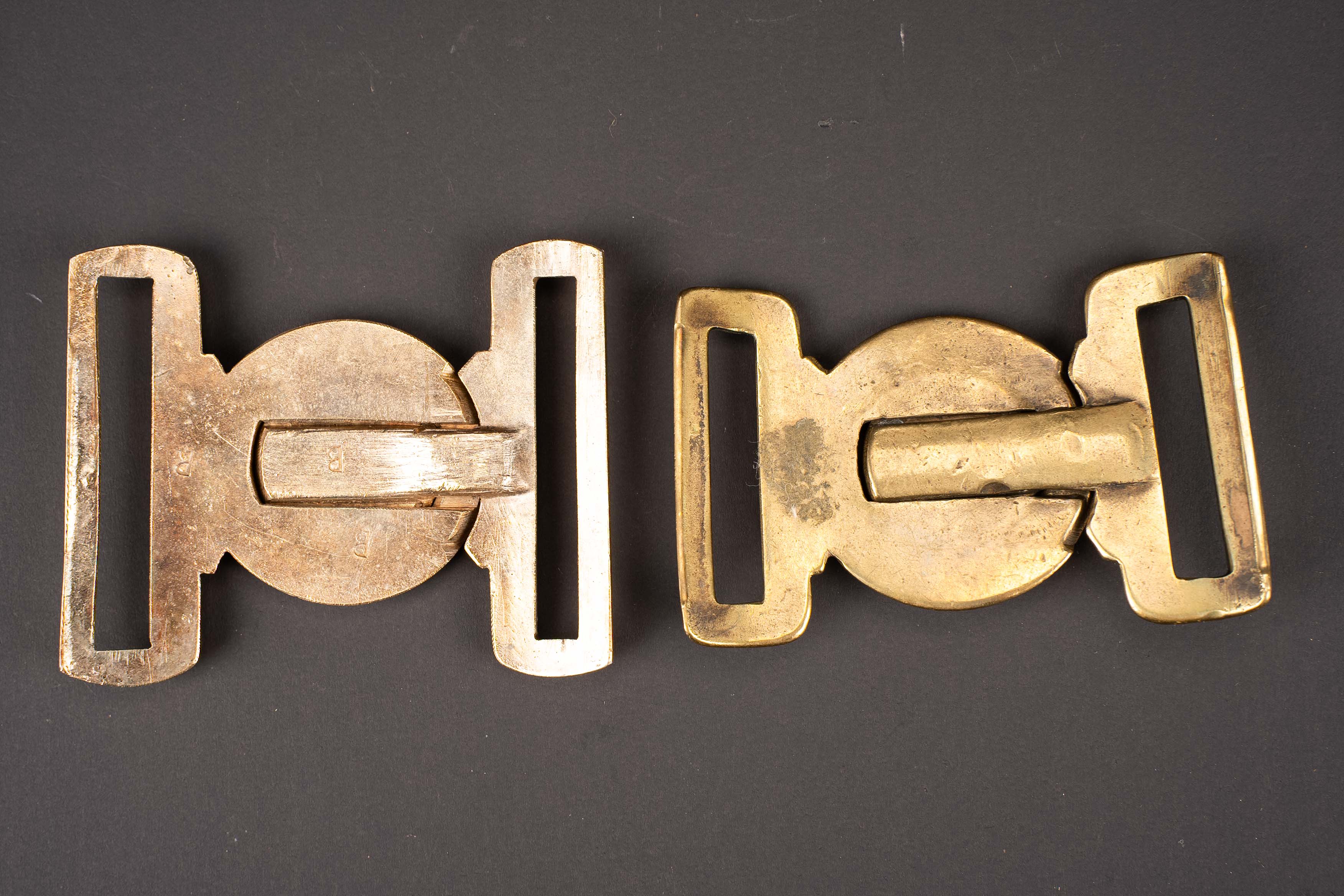 Boucles de ceinturon britannique. British belt buckles. — photo 4