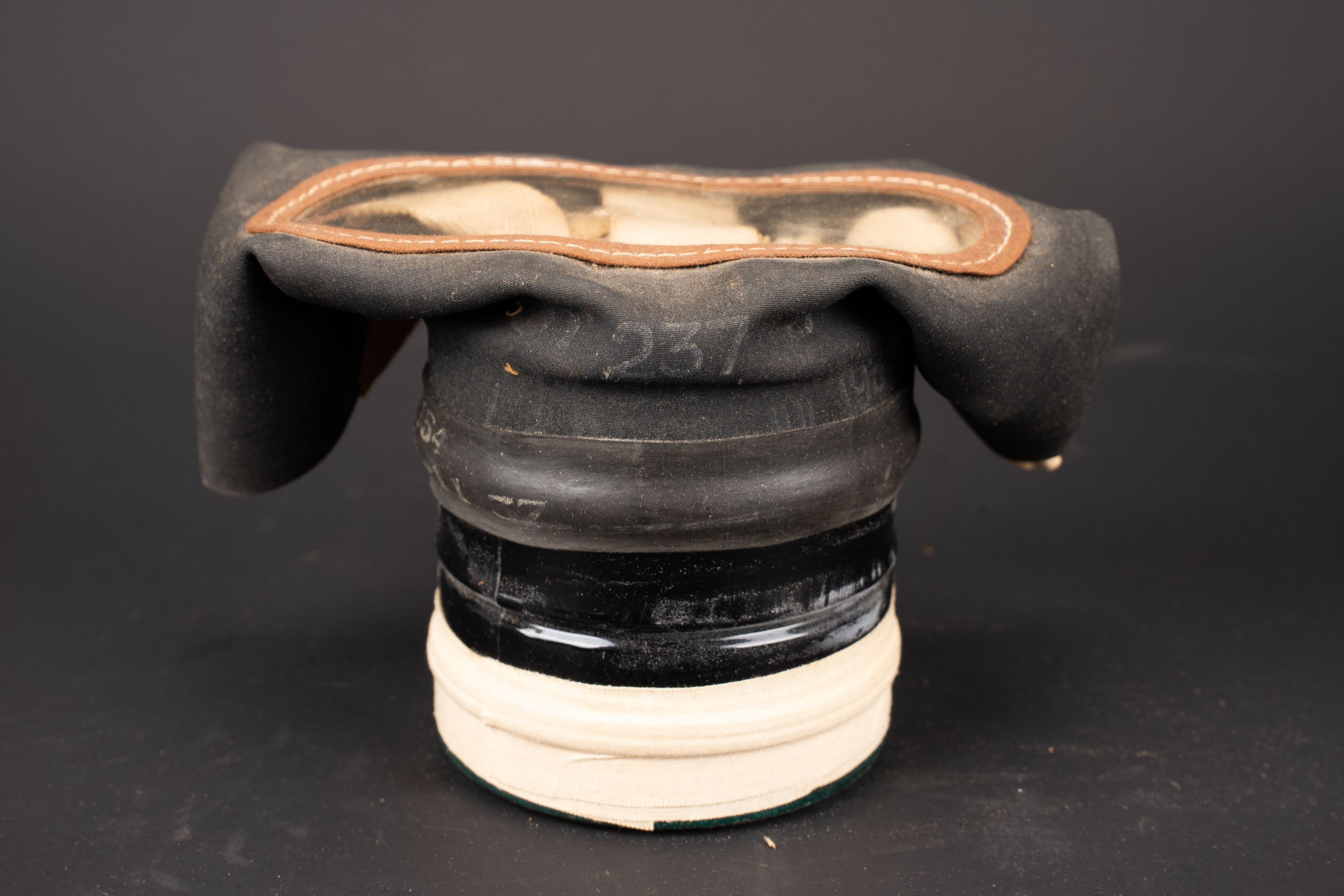 Masque anti-gaz civil britannique. British civilian gas mask. — photo 9