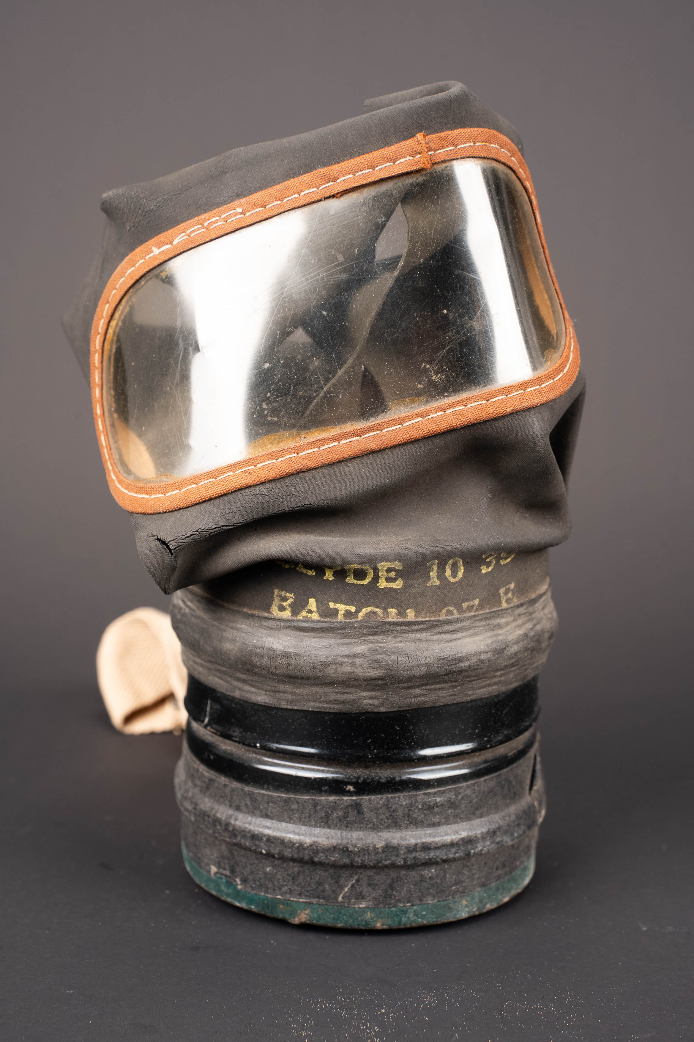 Masque anti-gaz civil britannique. British civilian gas mask. — photo 11