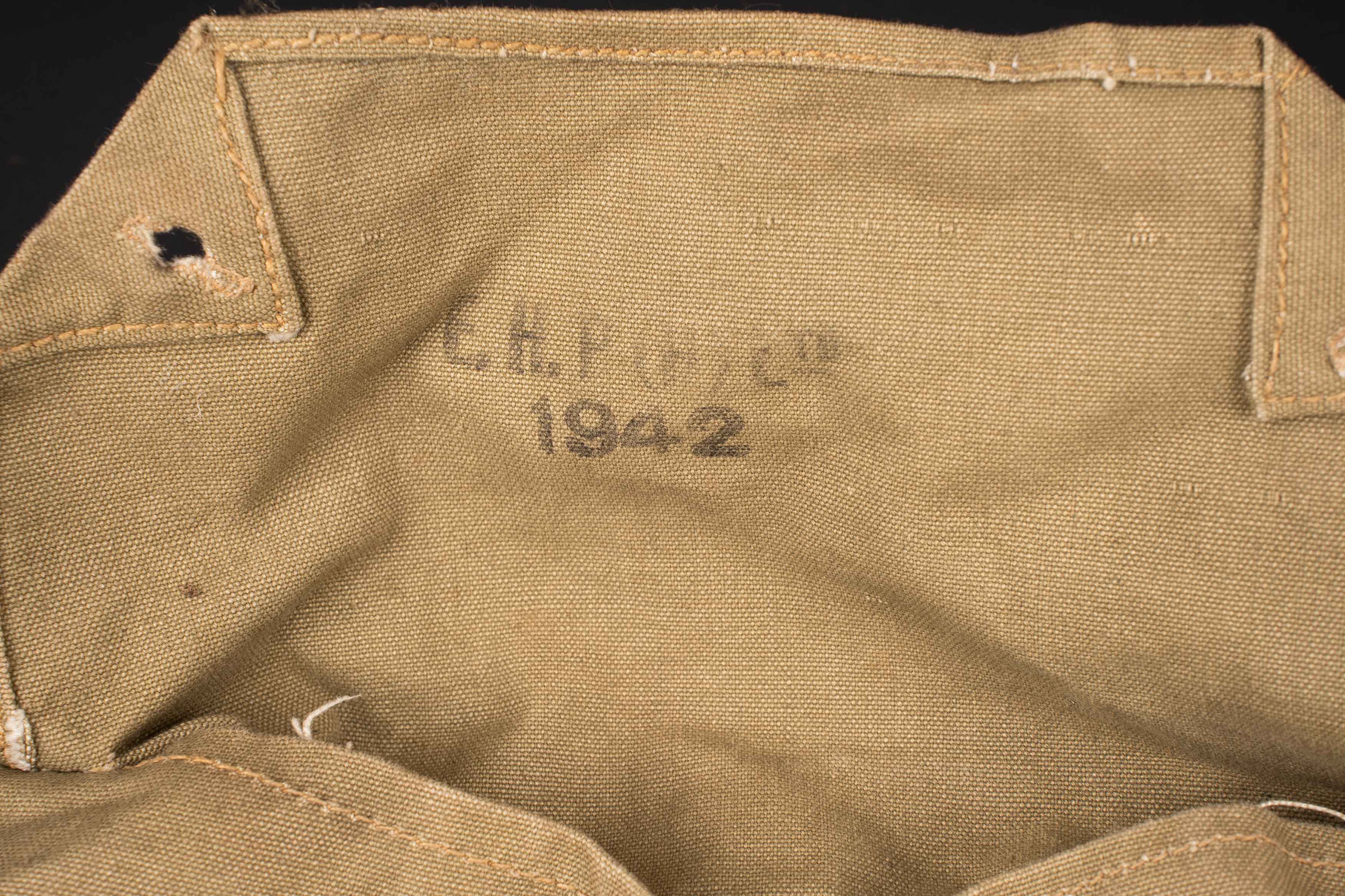 Masque anti-gaz civil britannique. British civilian gas mask. — photo 9