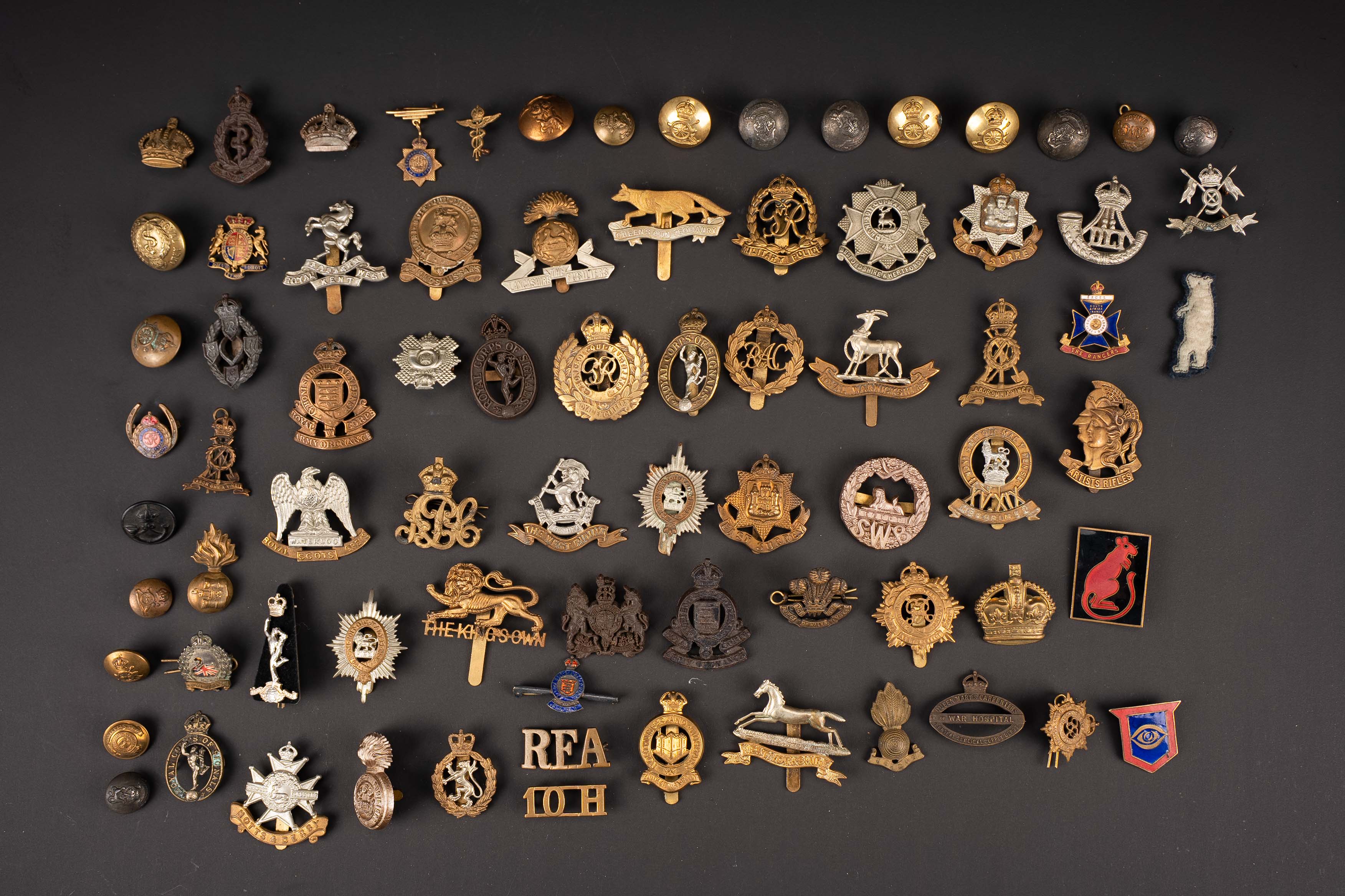 Cap badge britannique. British cap badge. — photo 1
