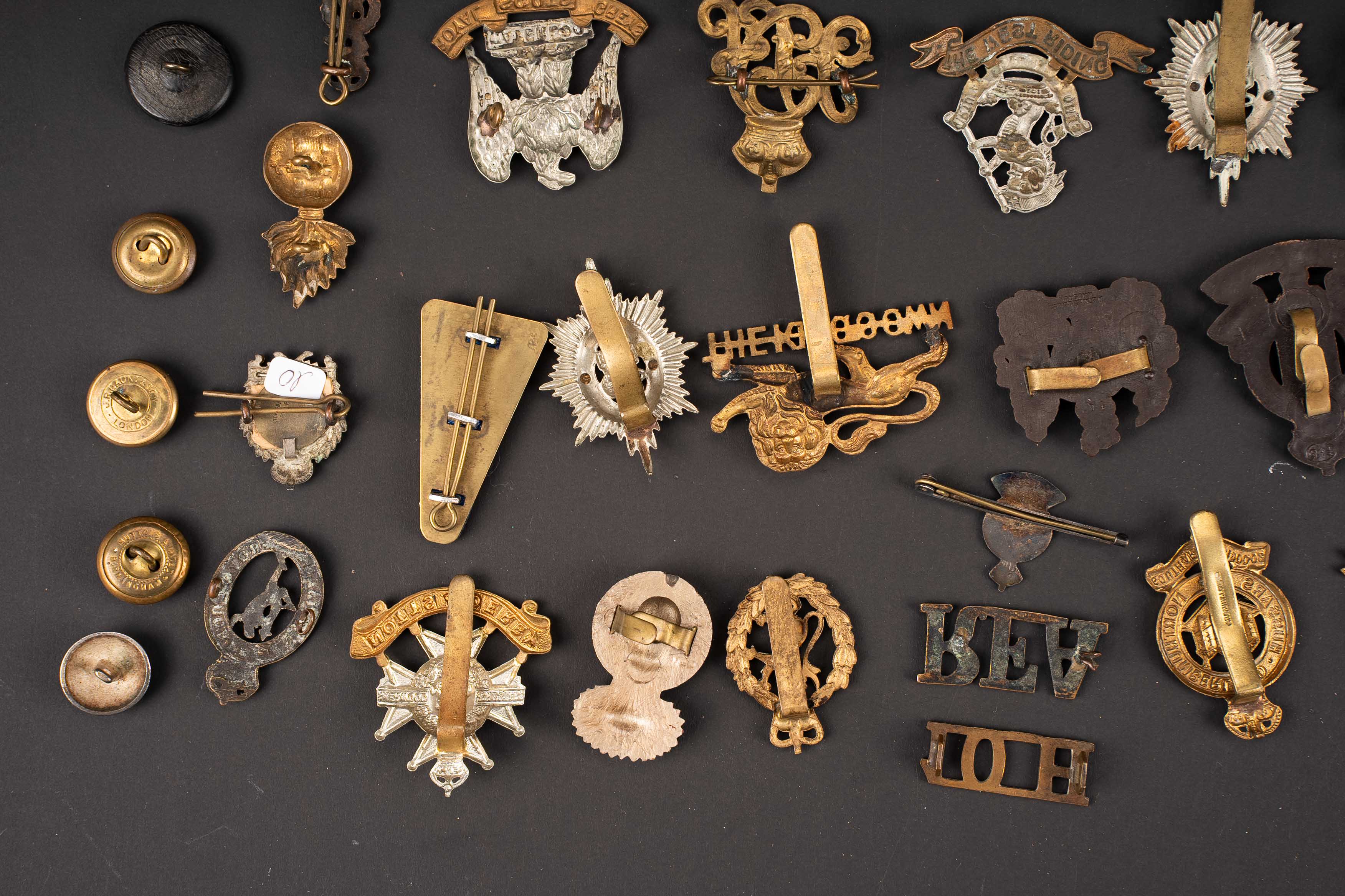 Cap badge britannique. British cap badge. — photo 18