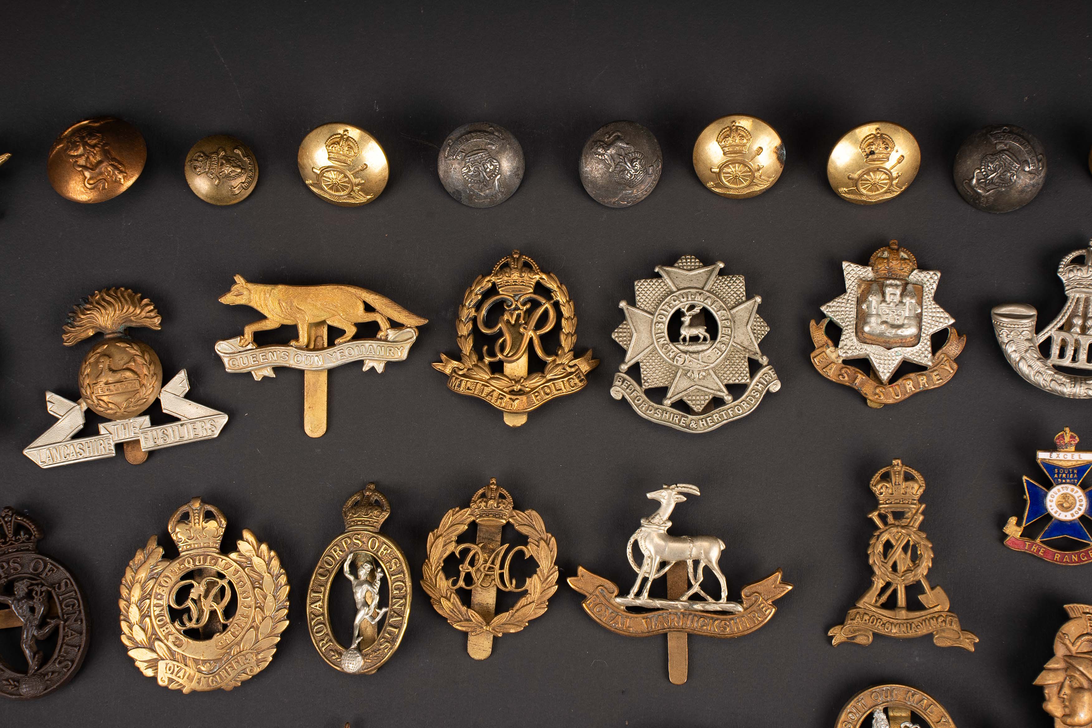 Cap badge britannique. British cap badge. — photo 3