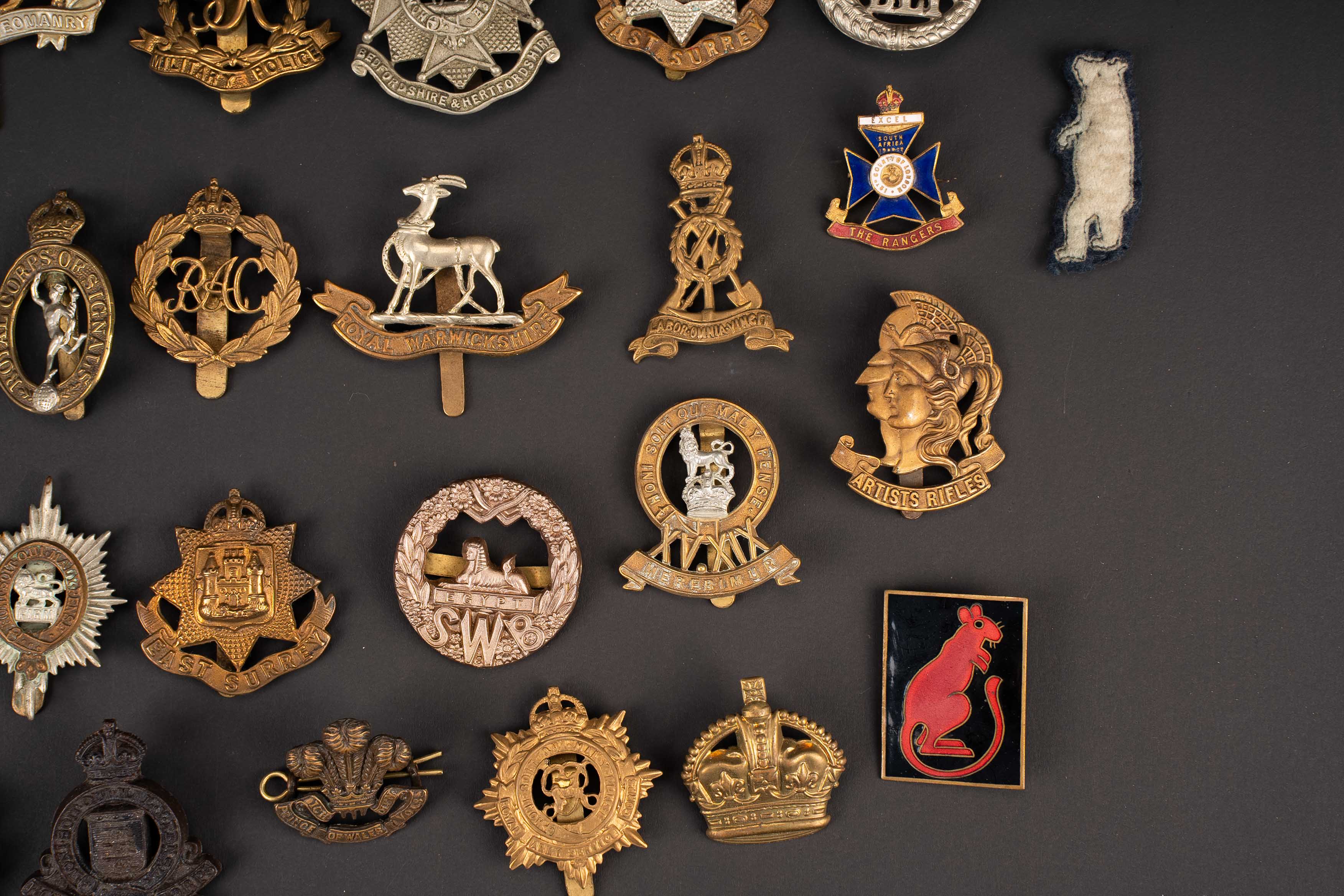 Cap badge britannique. British cap badge. — photo 5