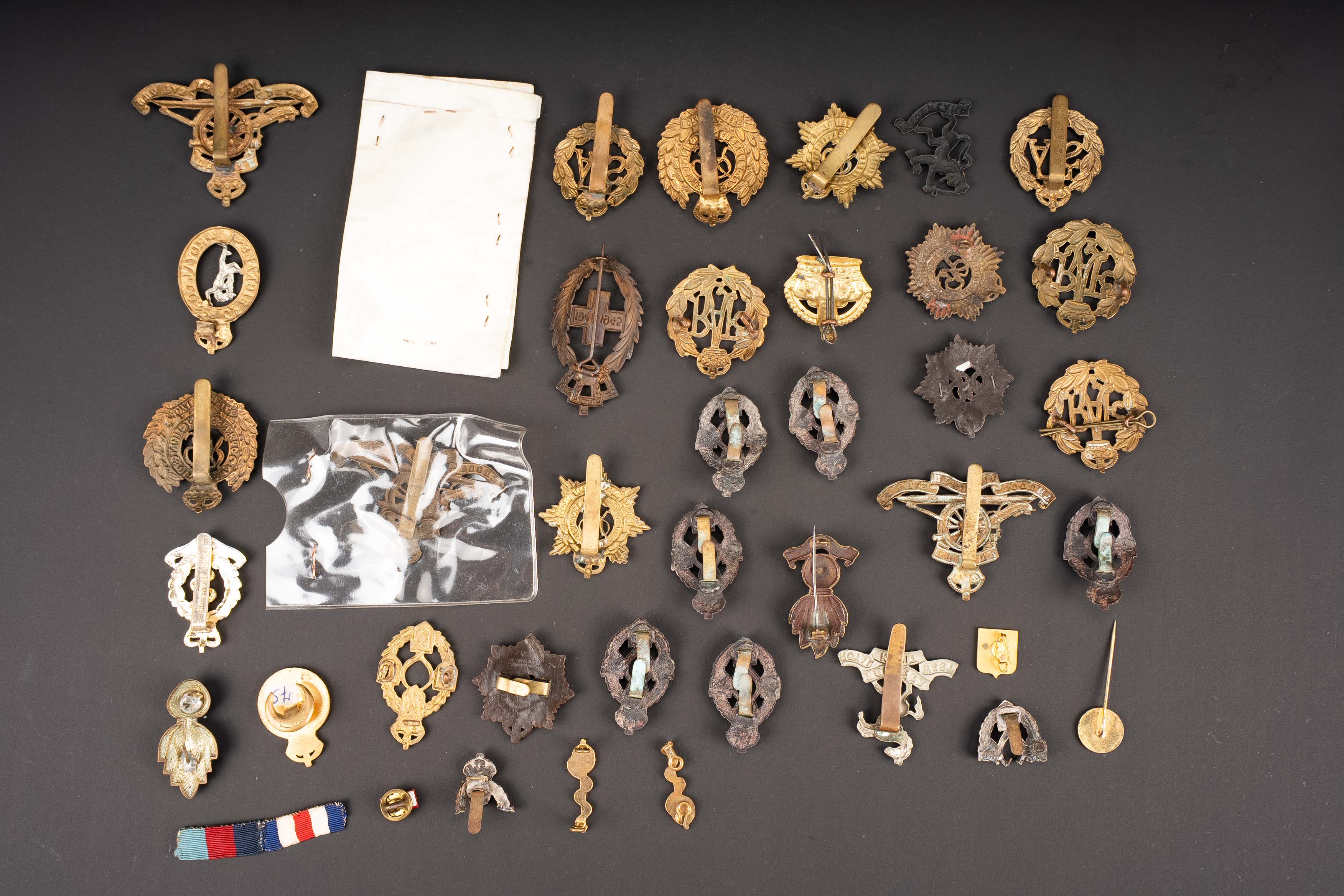 Cap badge britannique. British cap badge. — photo 9