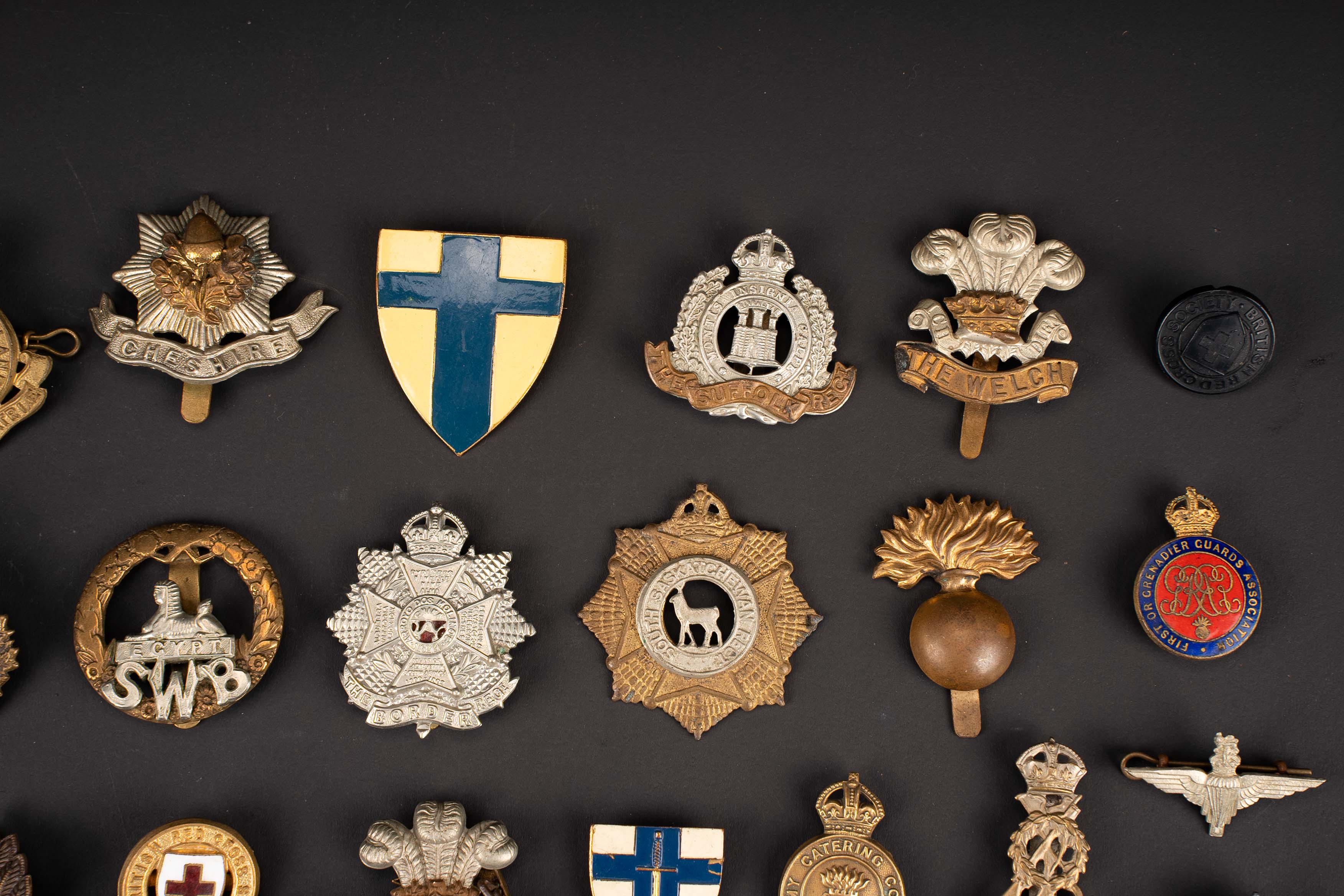 Cap badge britannique. British cap badge. — photo 3