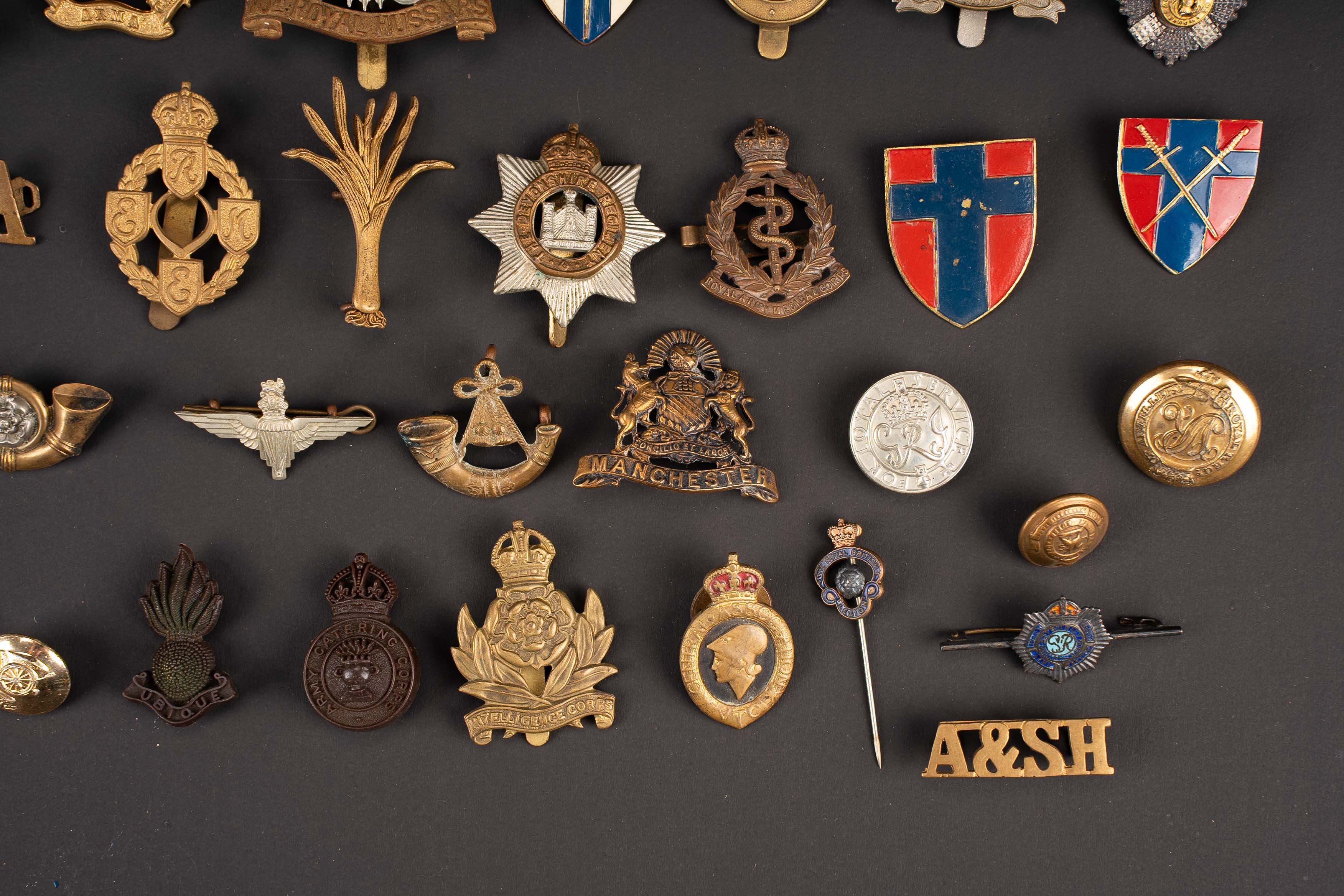 Cap badge britannique. British cap badge. — photo 5
