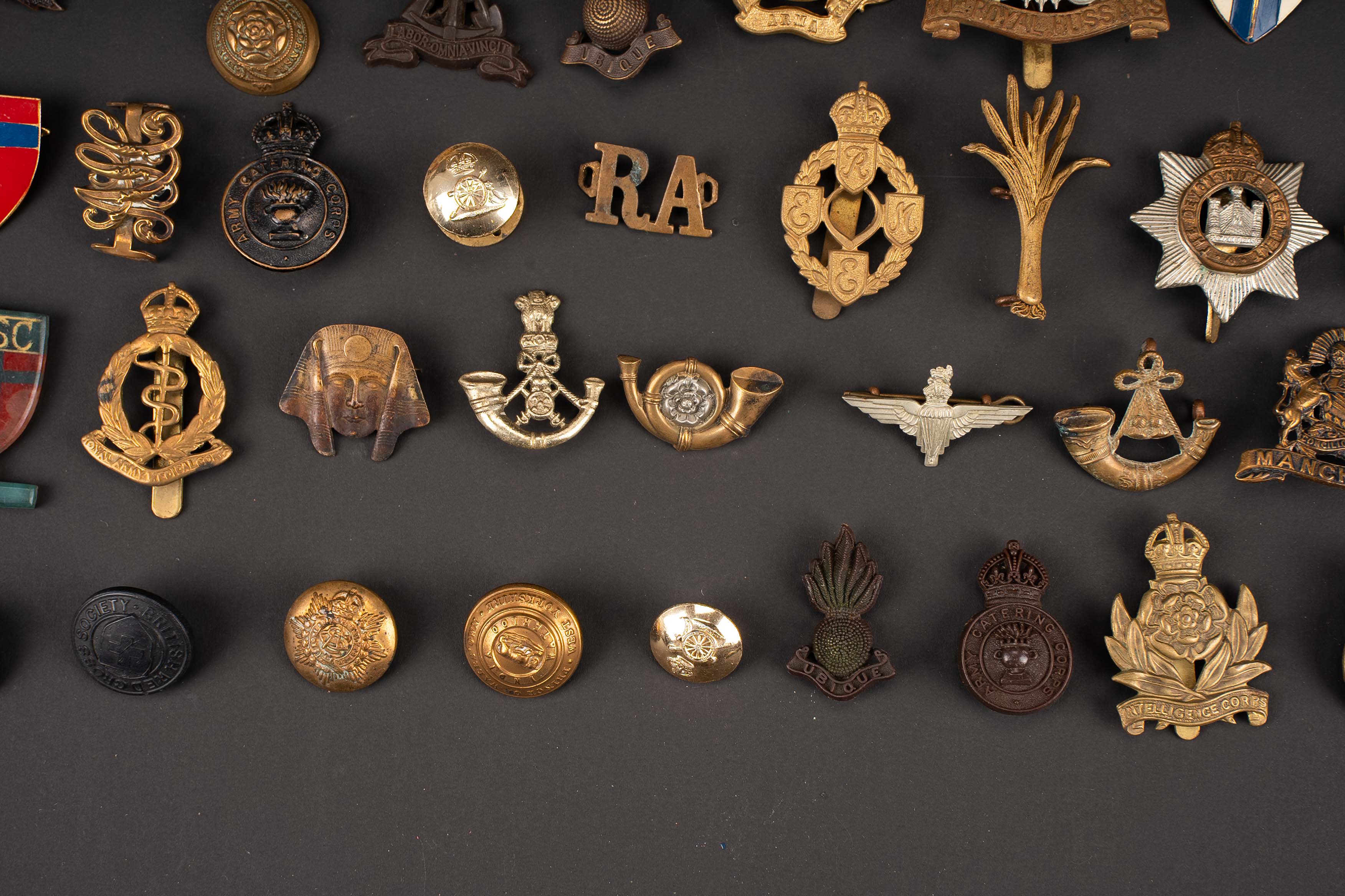 Cap badge britannique. British cap badge. — photo 6