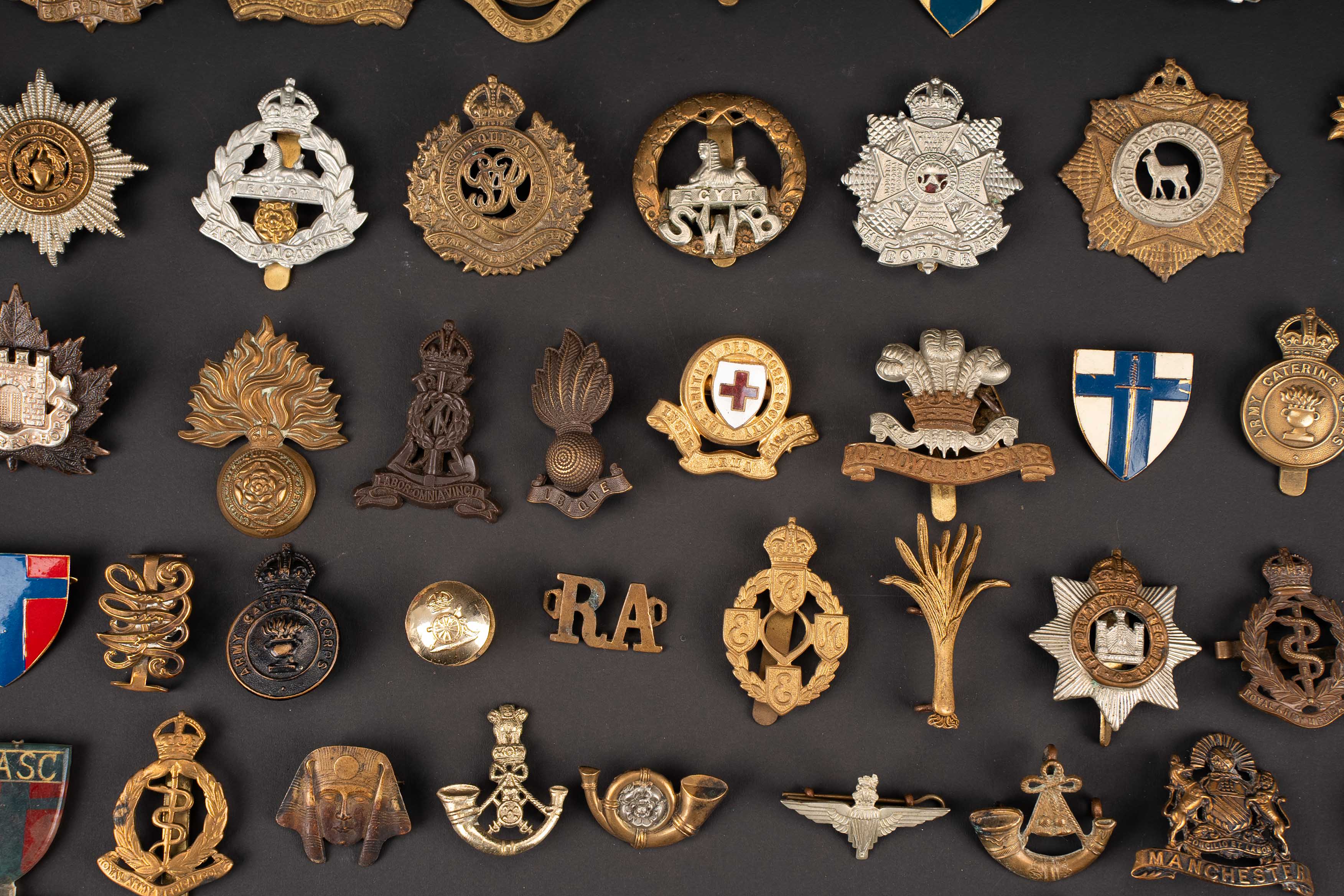 Cap badge britannique. British cap badge. — photo 9