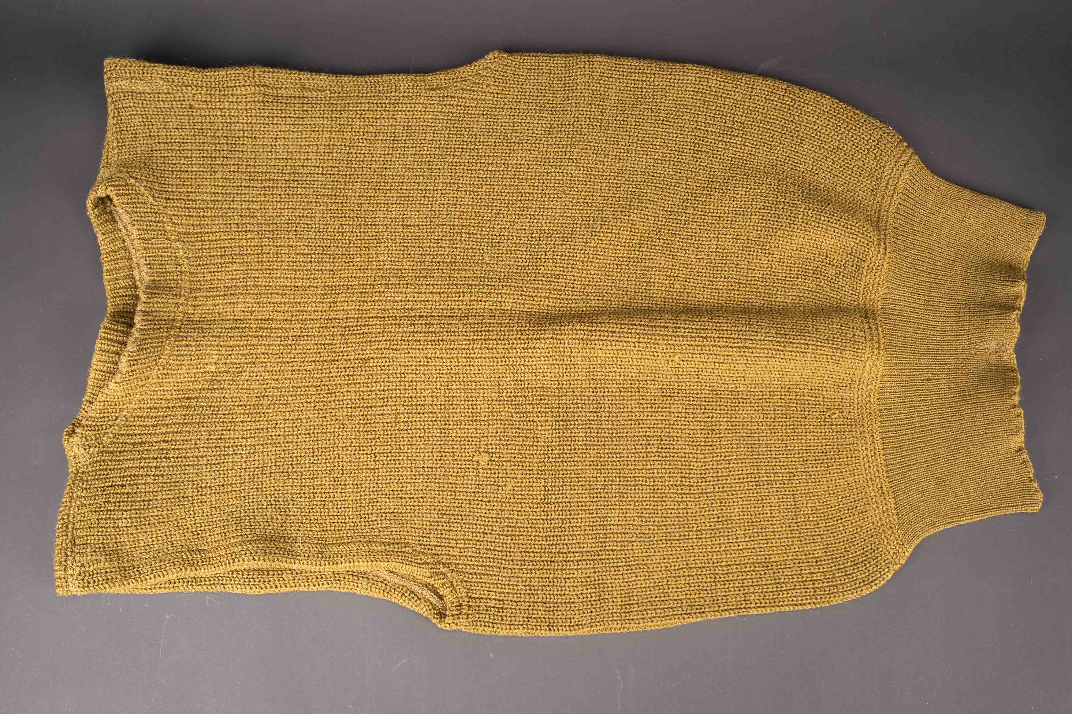 Pull sans manche US. US sleeveless sweater — photo 1
