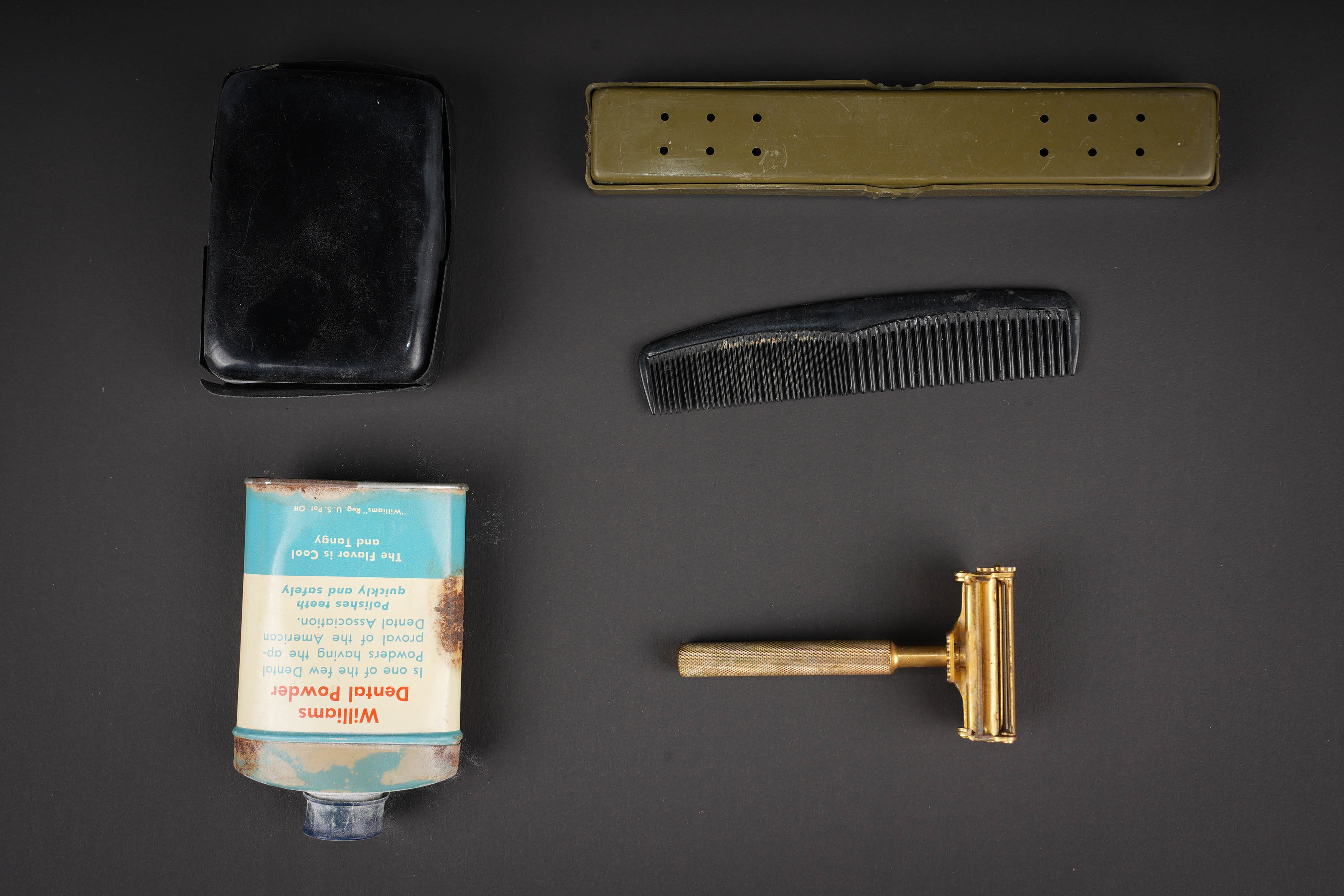 Trousse de toilette d'officier US. US officer’s toiletry kit — photo 6