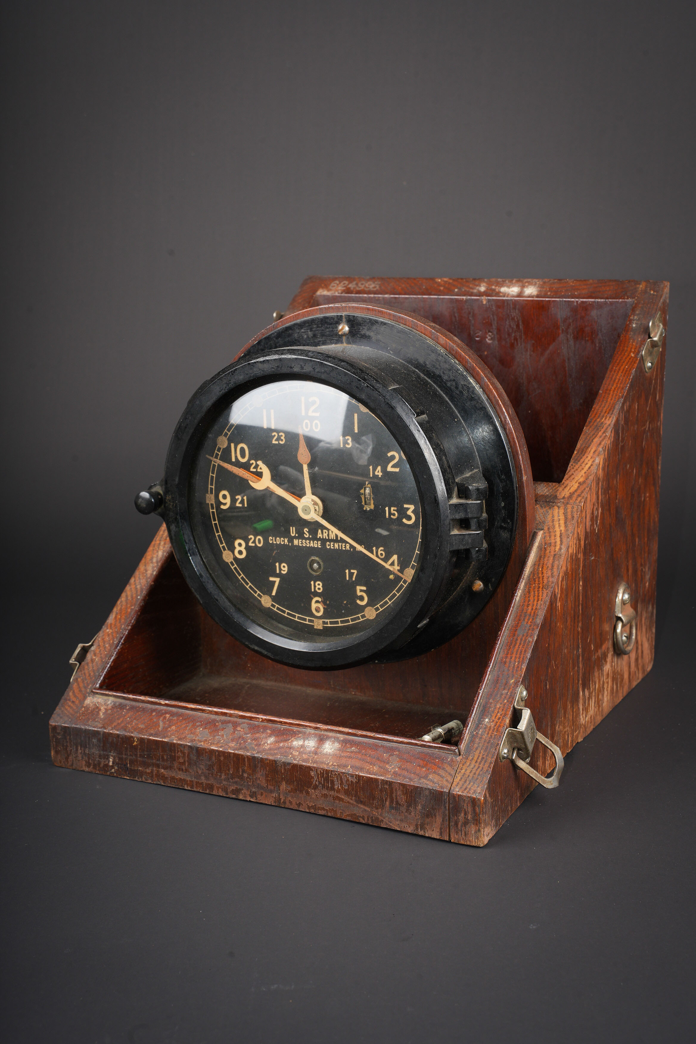 Horloge US Army M2. US Army M2 clock — photo 1