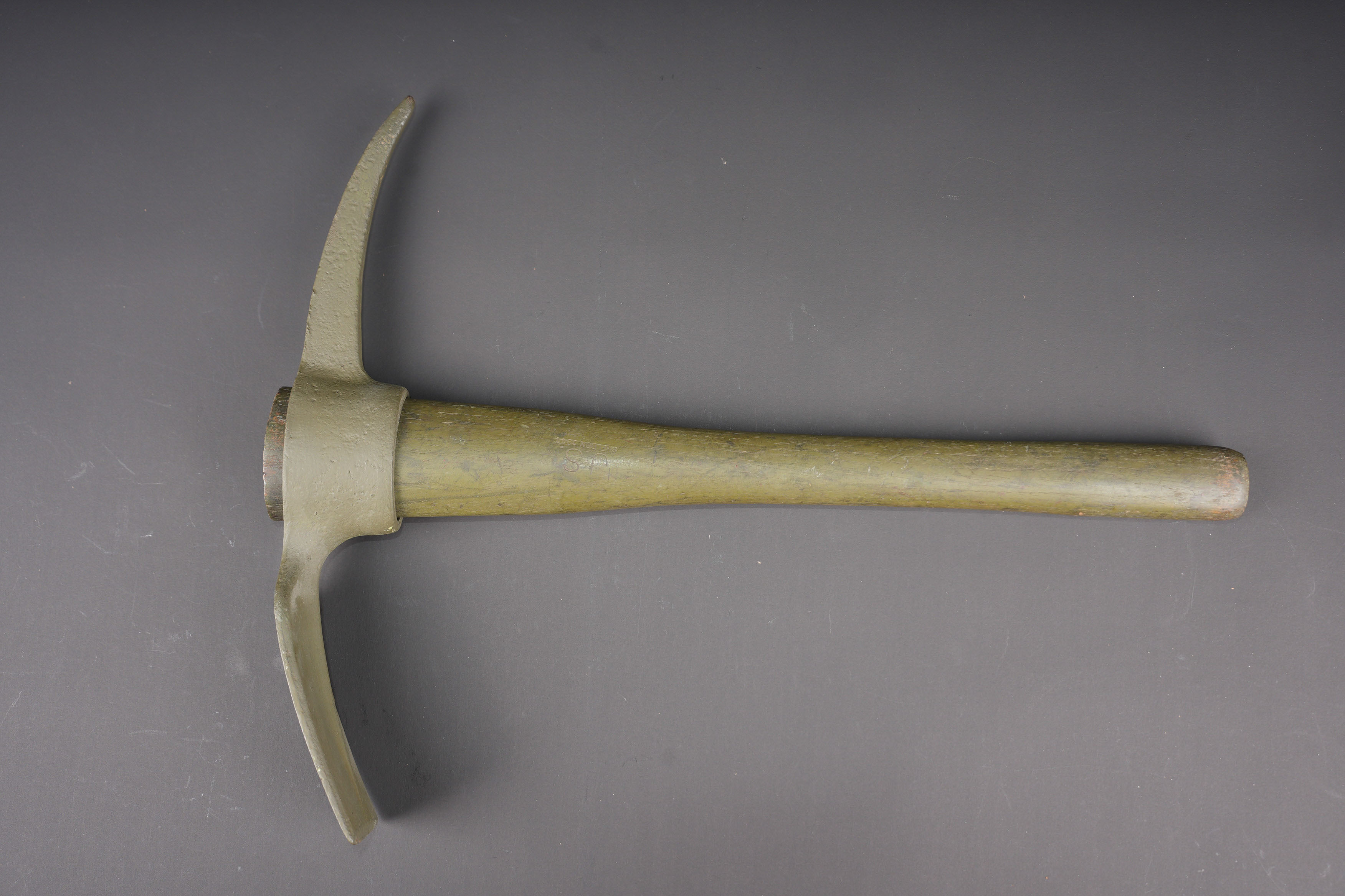 Pioche individuelle US. US army entrenching pick — photo 2