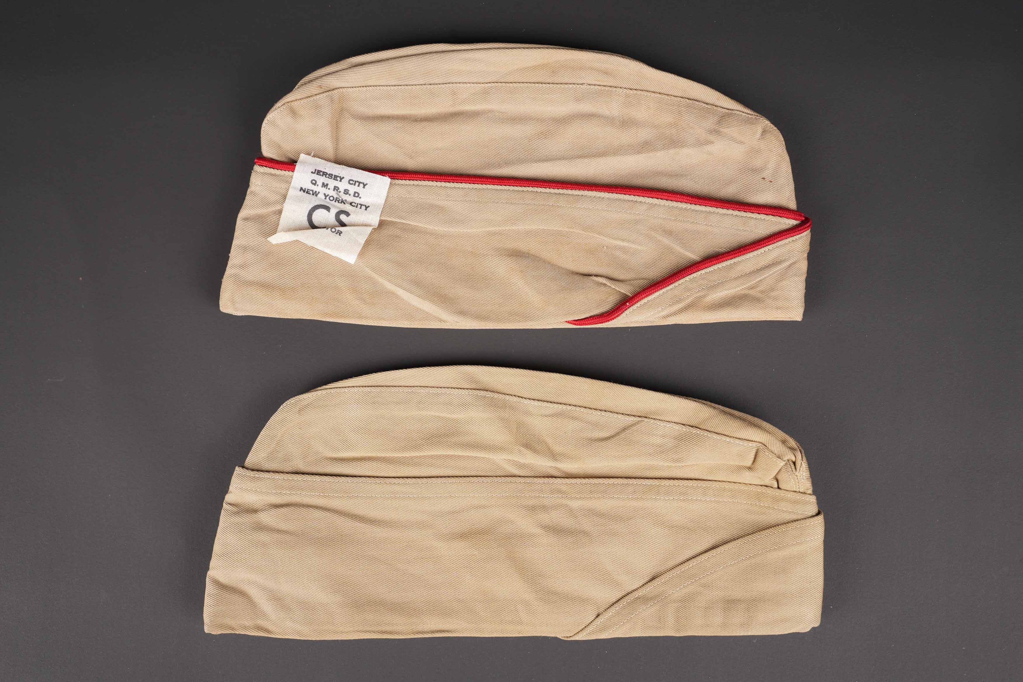 Calots de l'artillerie US. US Army artillery garrison cap. — photo 2