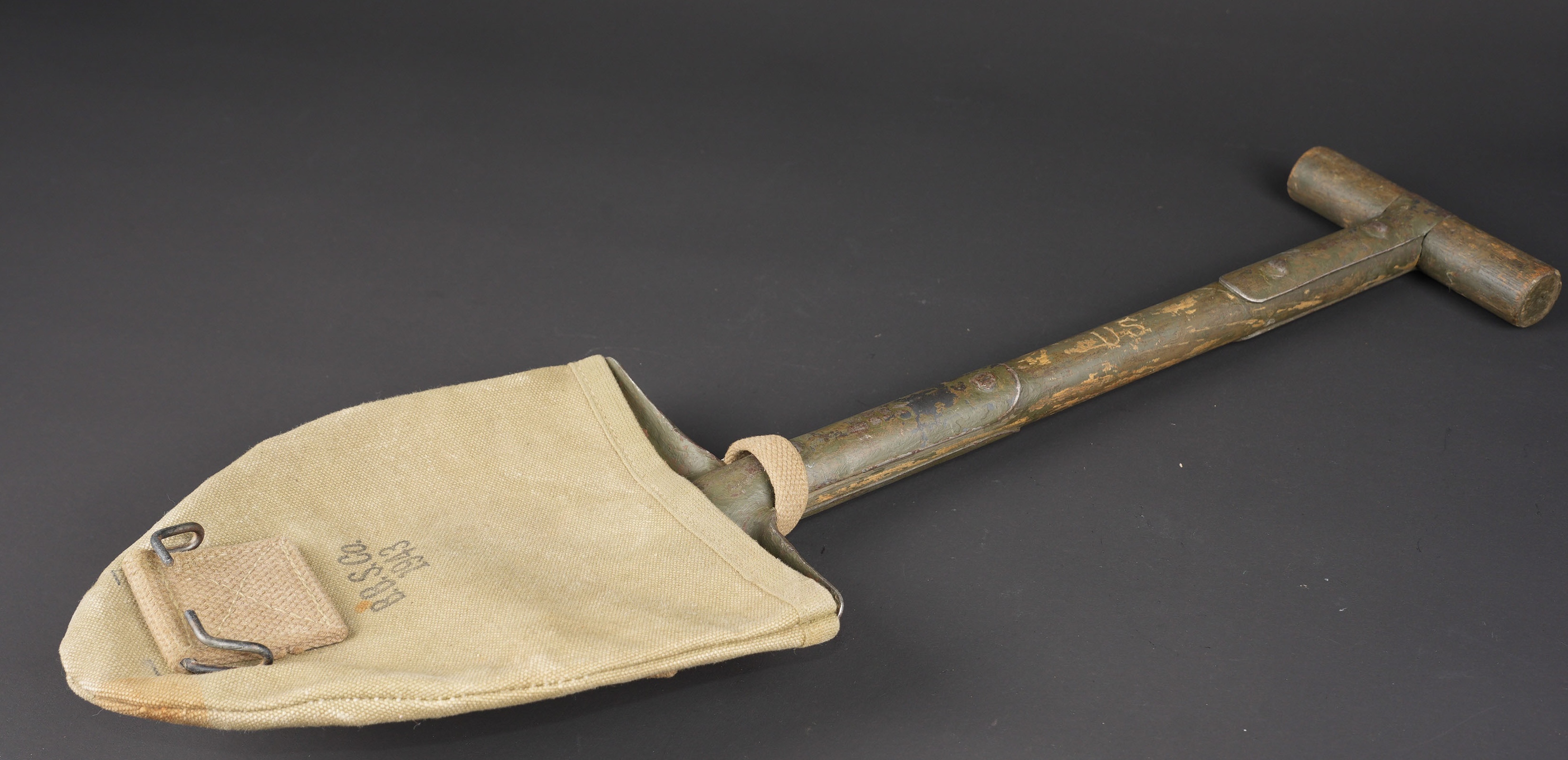 Pelle en T US. US Army T-handled shovel — photo 1
