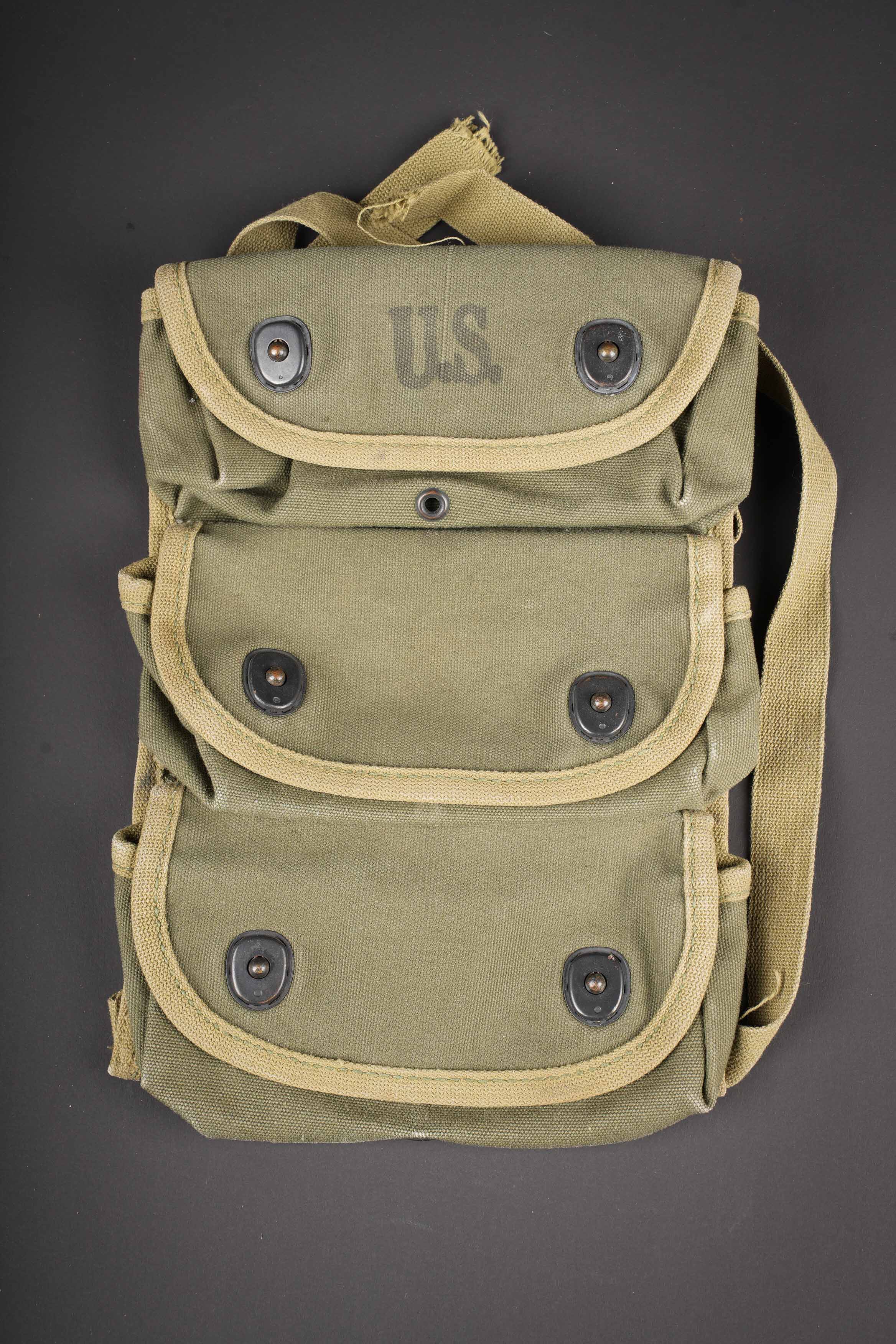 Housse porte grenade US. US grenade carrier cover — photo 1