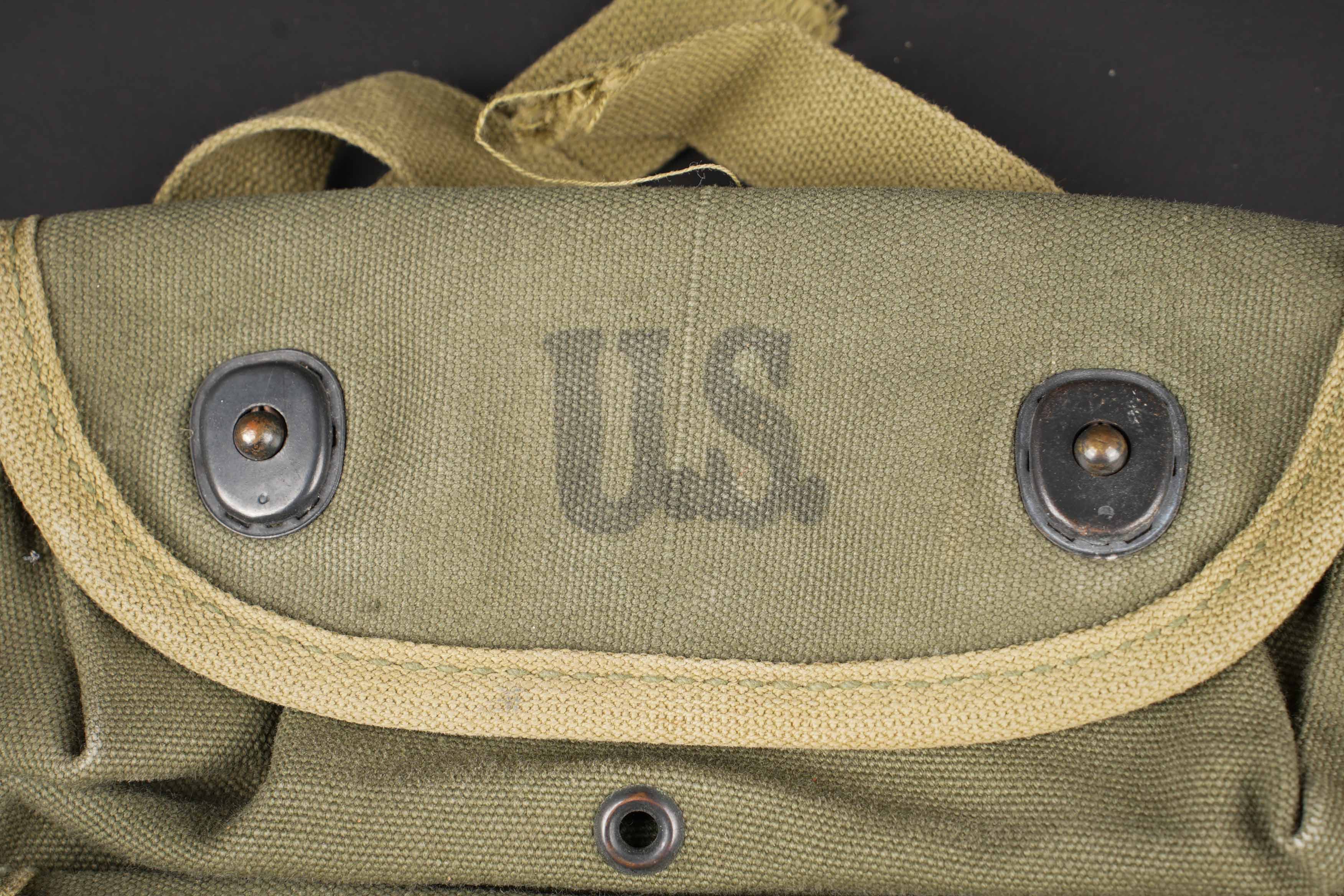 Housse porte grenade US. US grenade carrier cover — photo 2