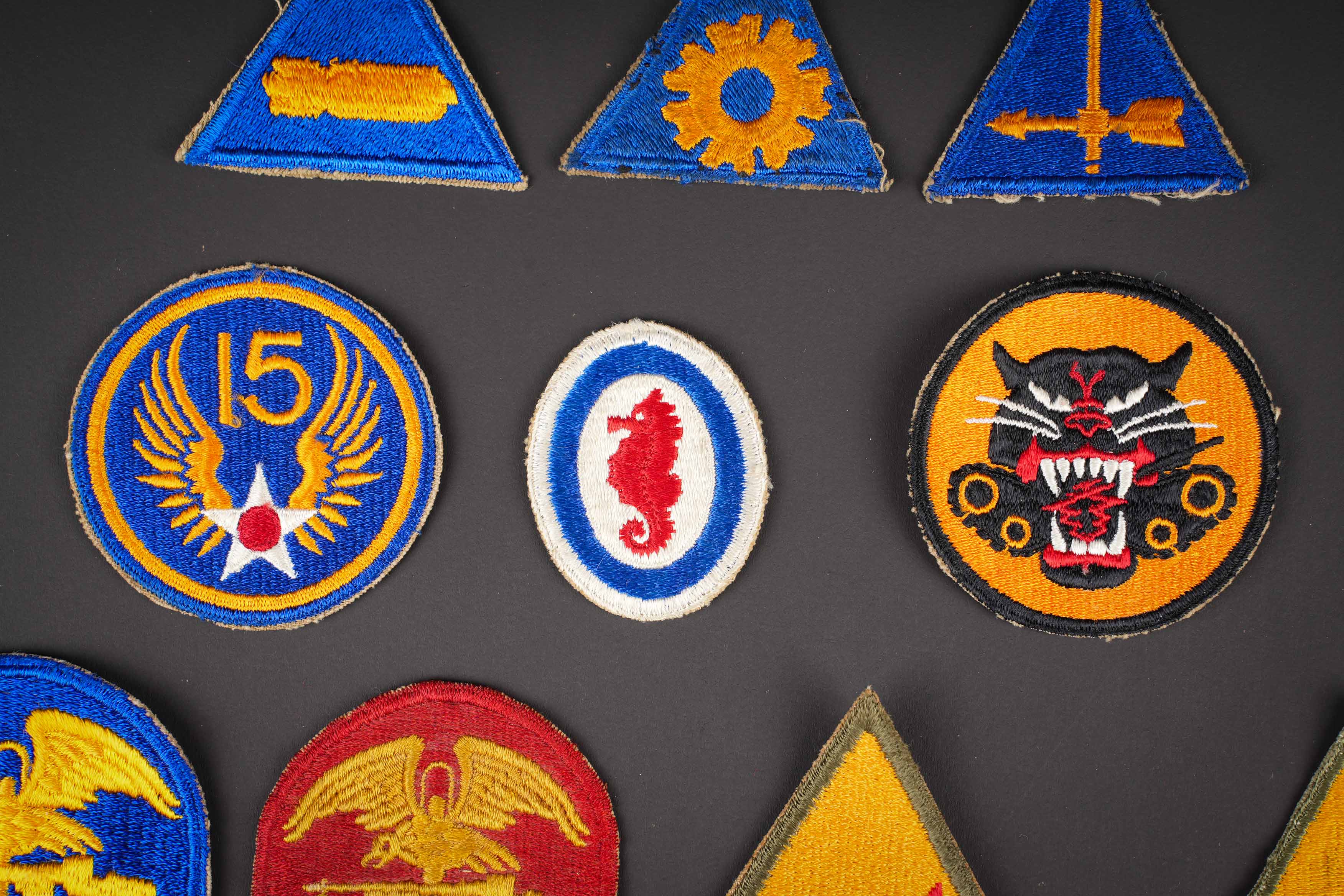 Insignes de manche US. US Army shoulder insignia. — photo 3
