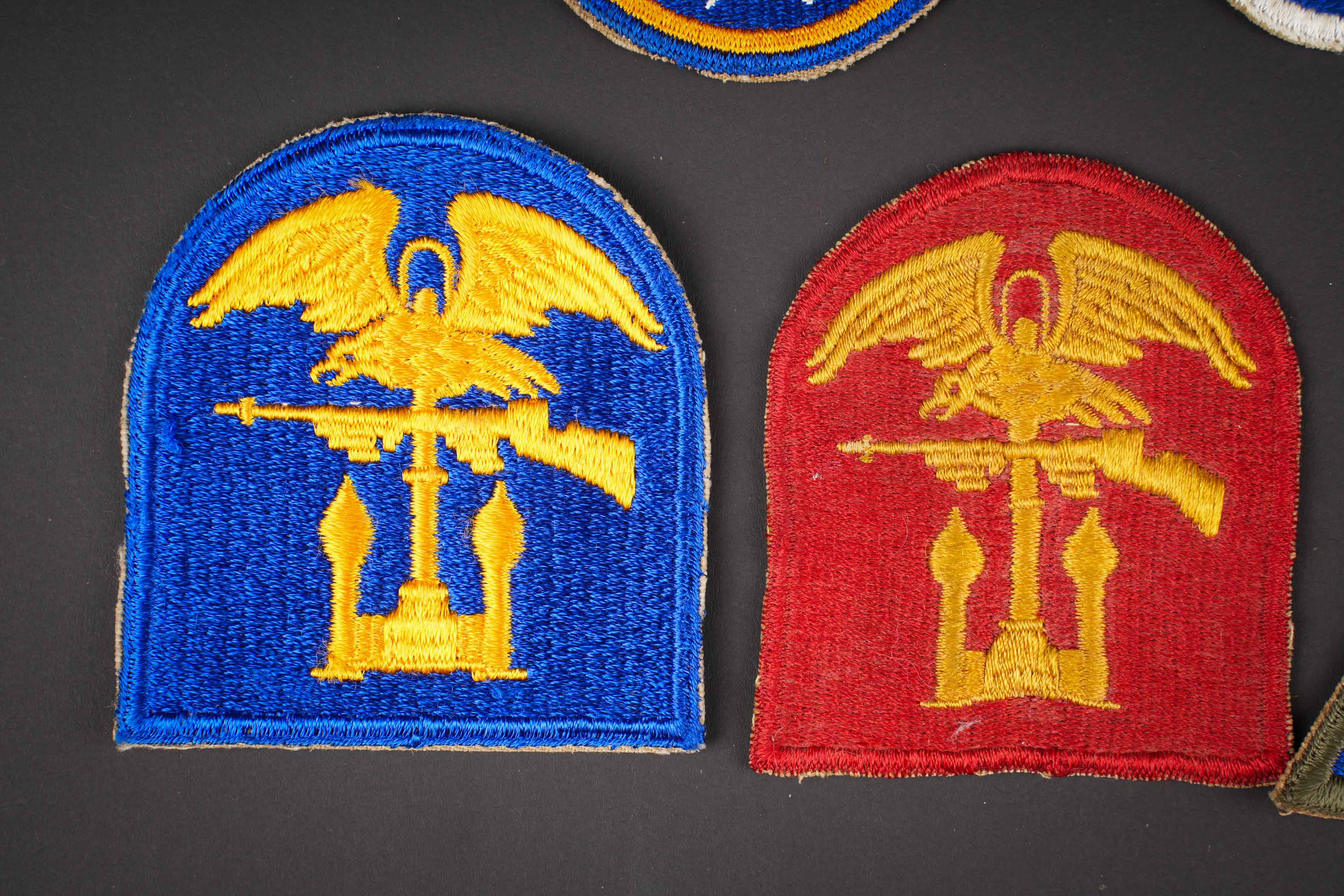 Insignes de manche US. US Army shoulder insignia. — photo 4