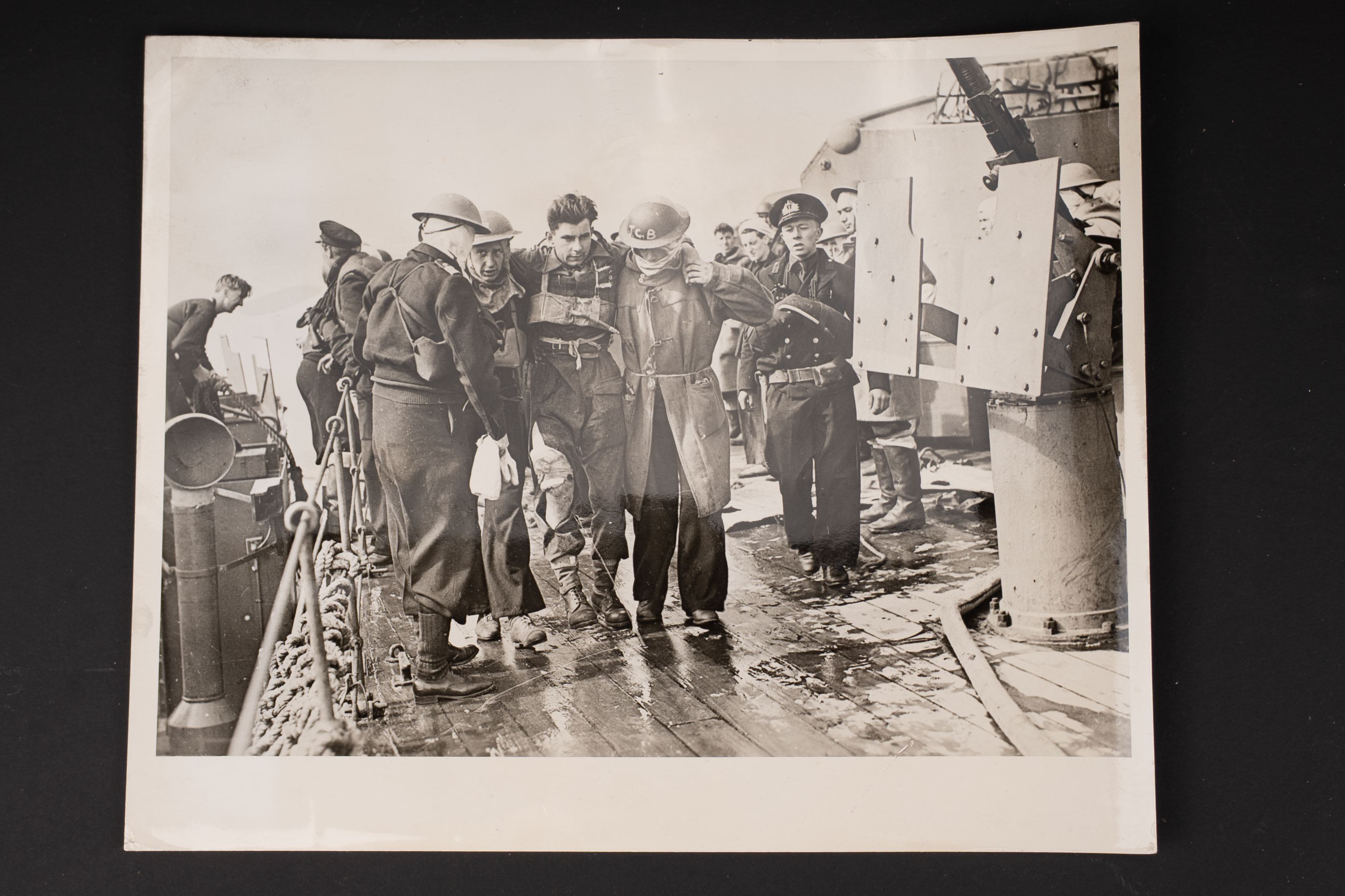 Photo Normandie Juin 1944. Normandy June 1944 press photograph. — photo 1
