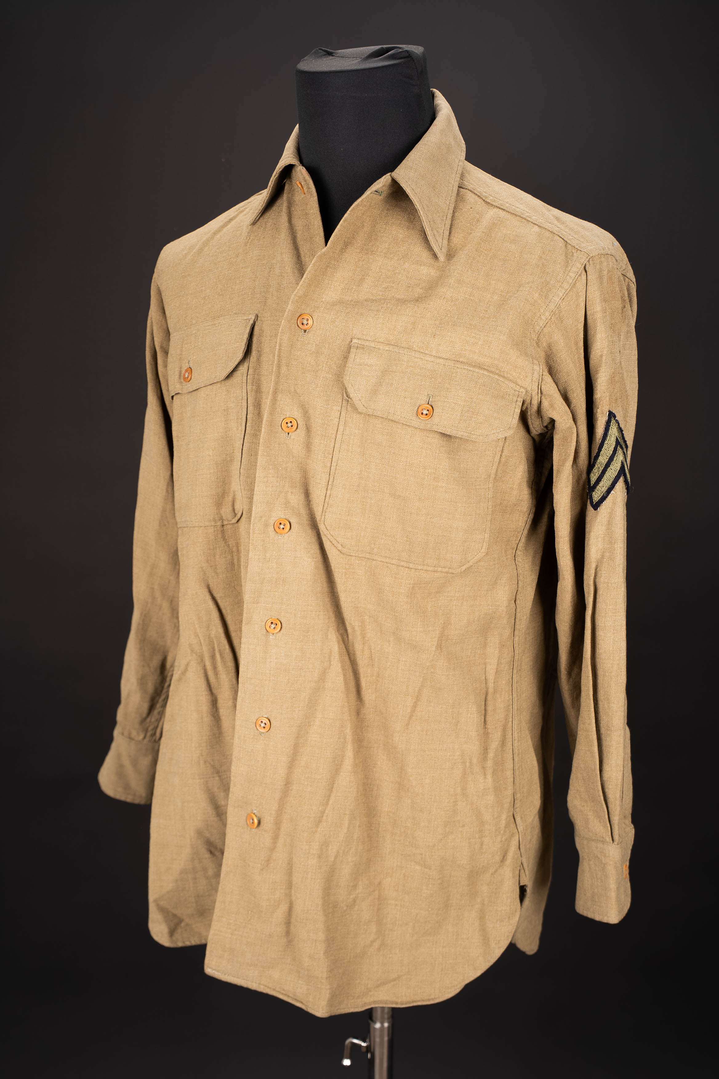 Chemise moutarde. US Army mustard shirt. — photo 1