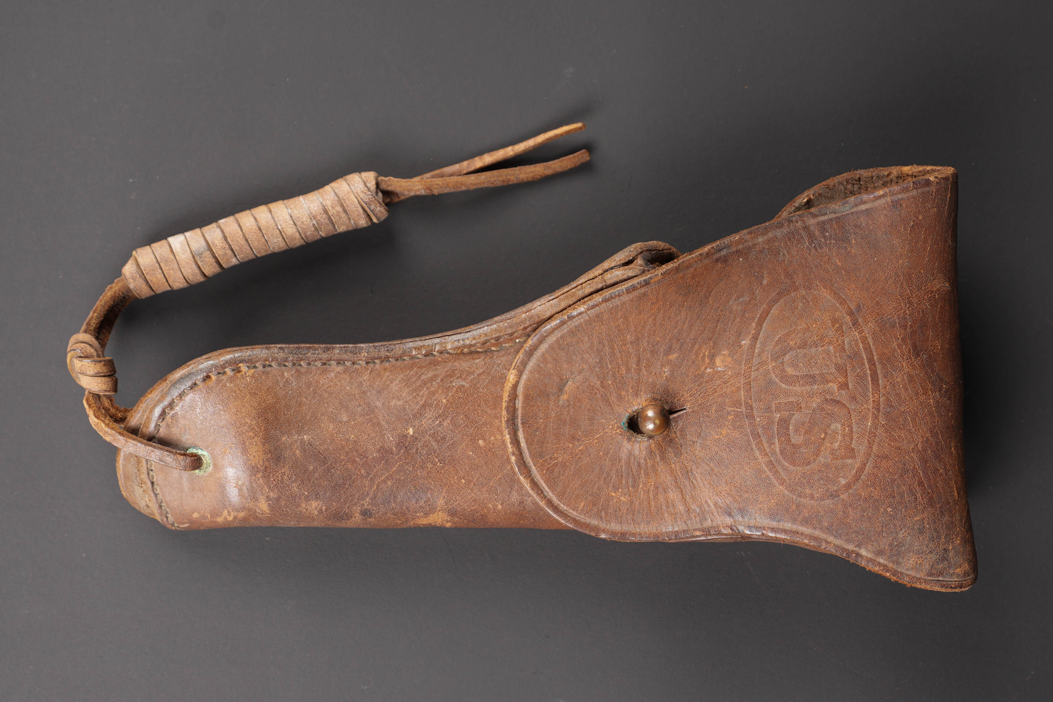 Holster de Colt 45. US Army Colt 45 holster. — photo 1
