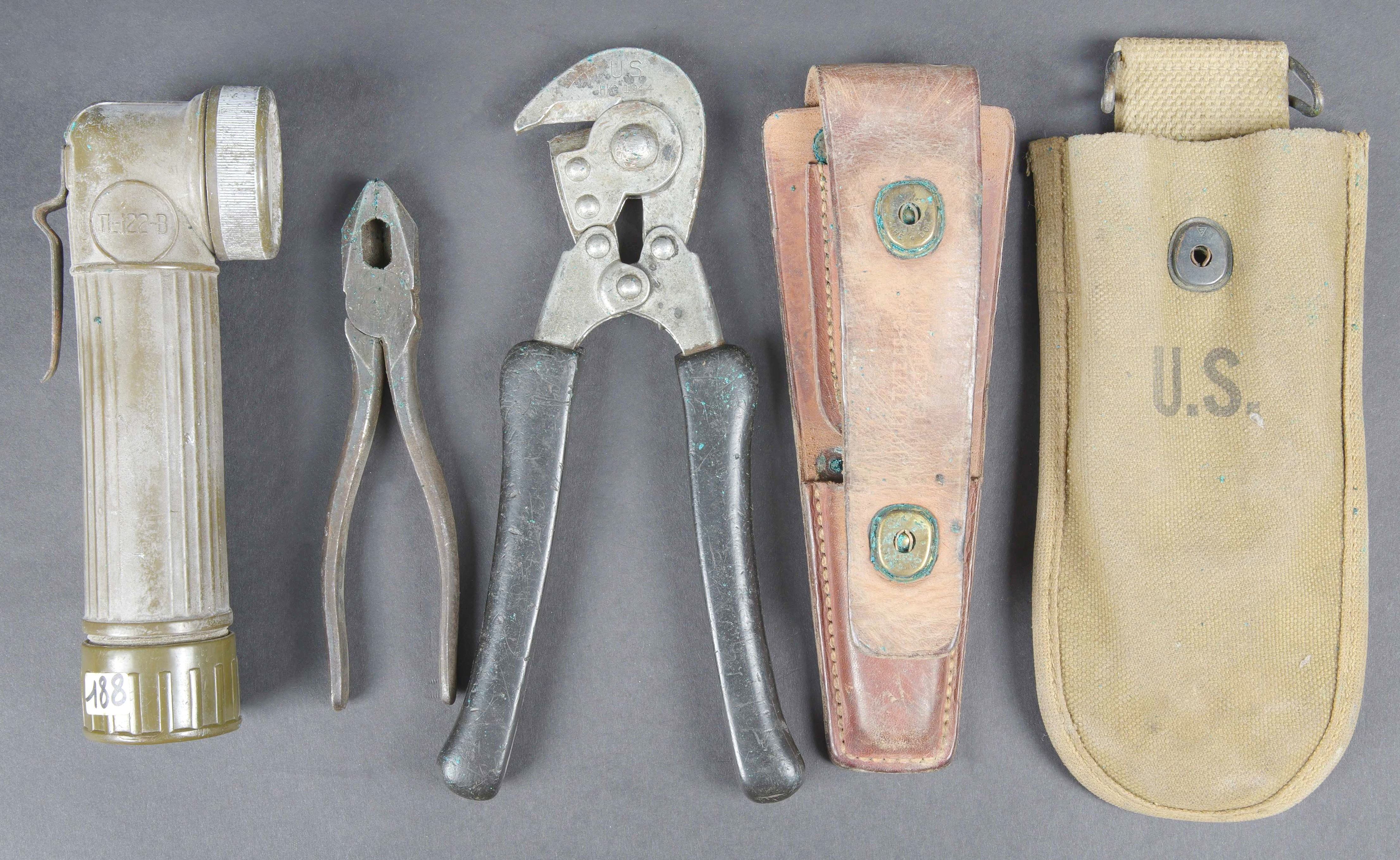 Petits équipements US. US Army equipment. — photo 1