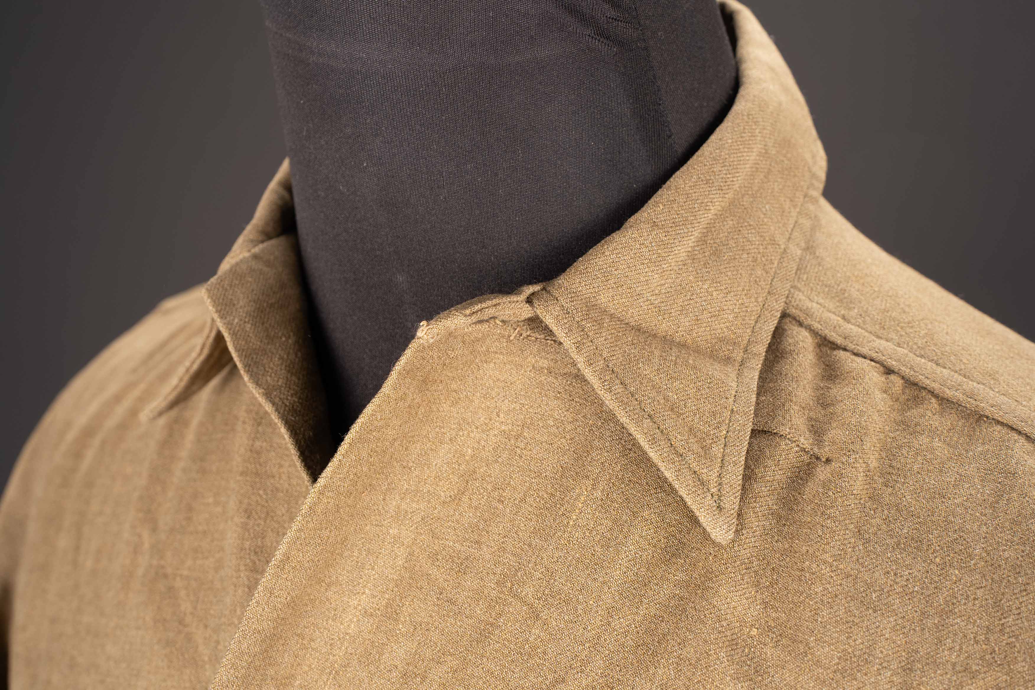 Chemise moutarde US. US Army mustard shirt. — photo 2