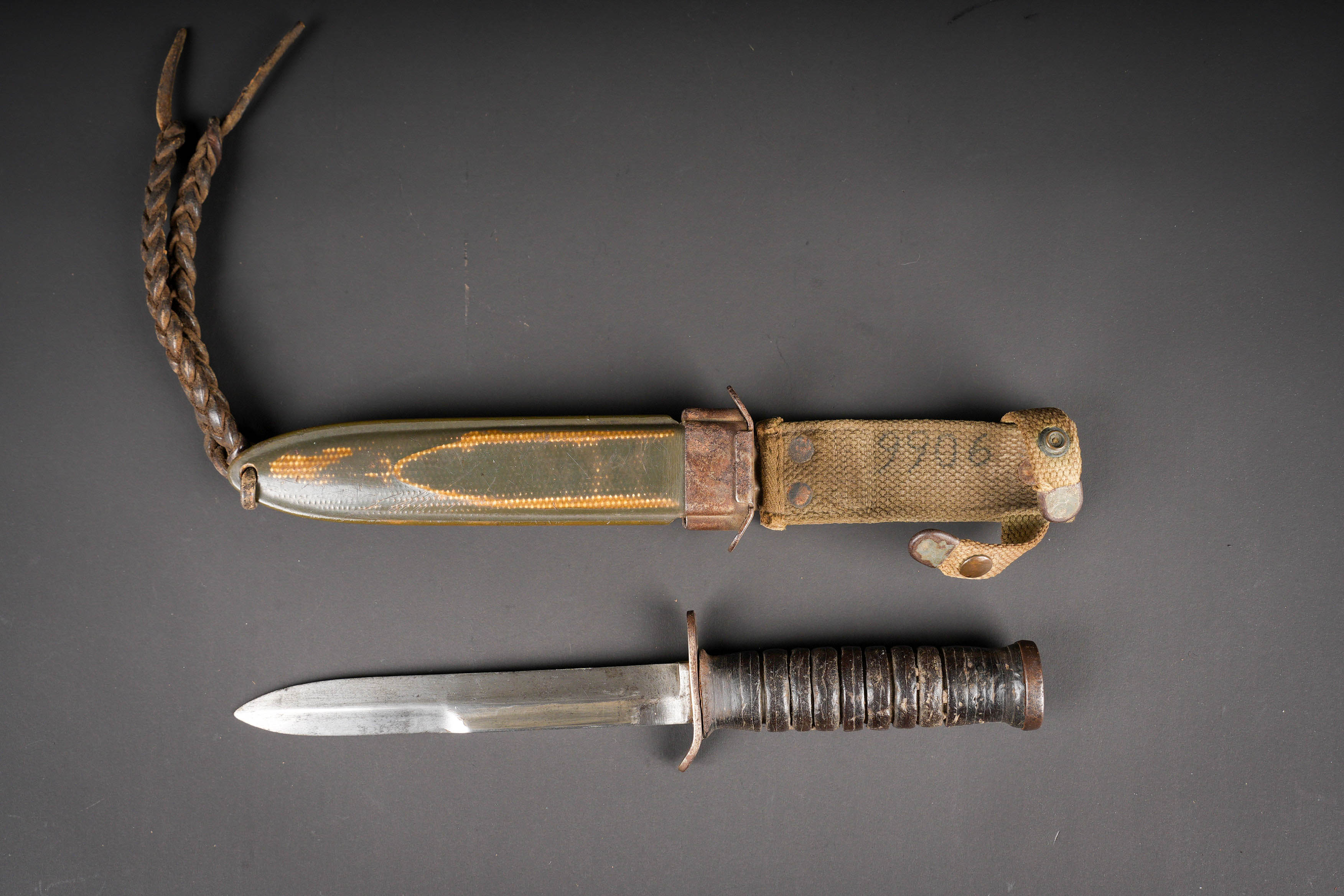 Poignard M3 Case. US army M3 fighting knife. — photo 1
