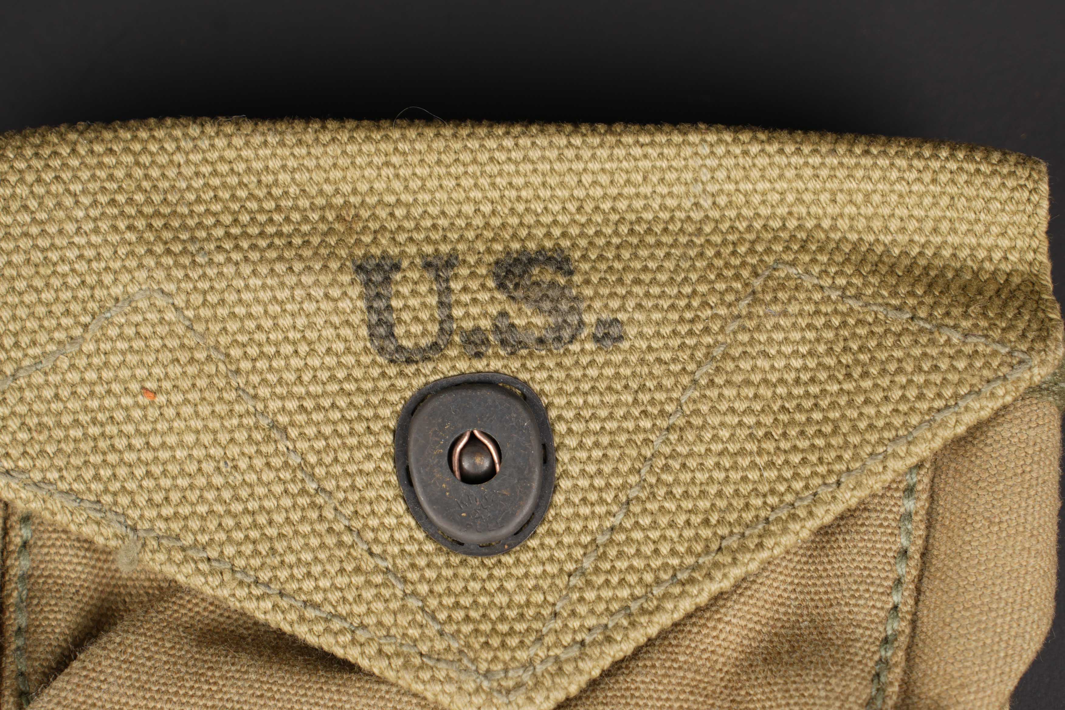 Pochette pour grenade US. US Army grenade pouch. — photo 2