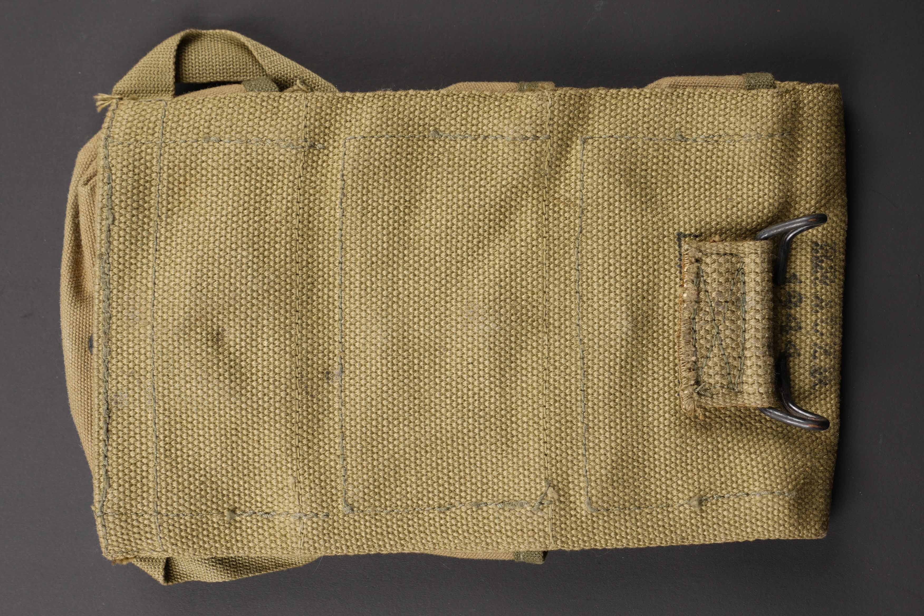 Pochette pour grenade US. US Army grenade pouch. — photo 3