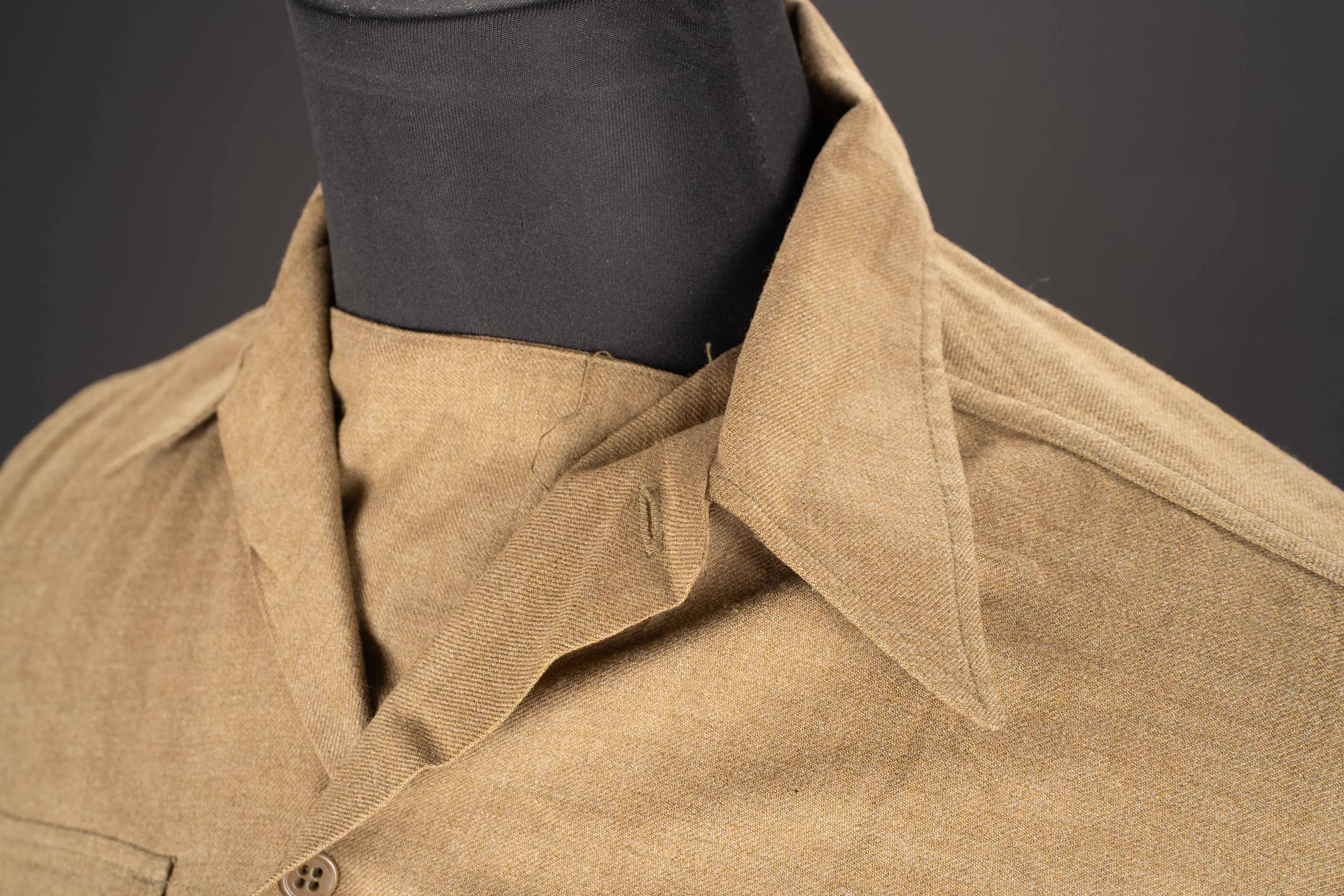 Chemise moutarde US. US Army mustard shirt. — photo 2